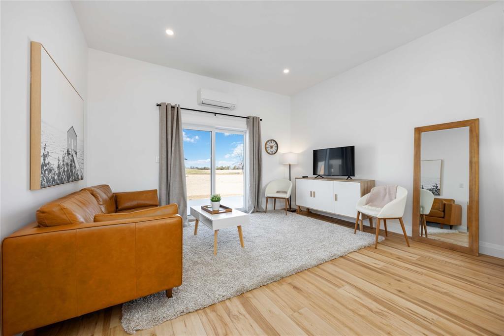 4-6320 Lakeshore Road, Lambton Shores, ON