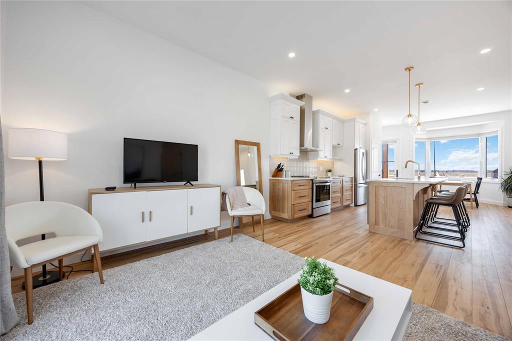 4-6320 Lakeshore Road, Lambton Shores, ON