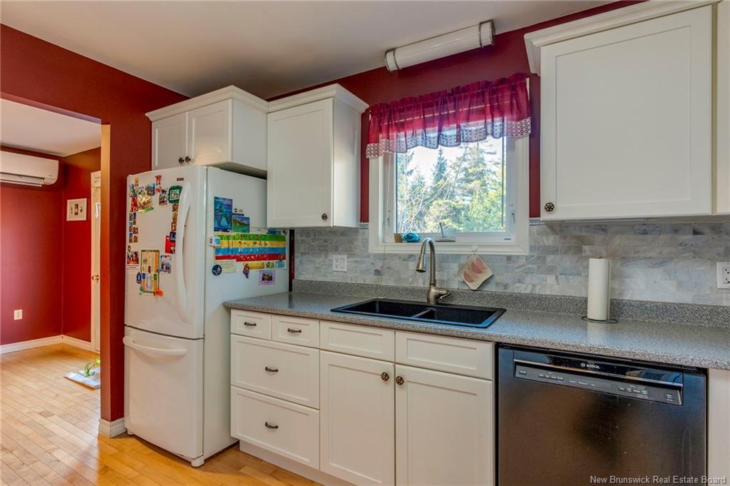 337 Lakeview Dr, Saint John, NB