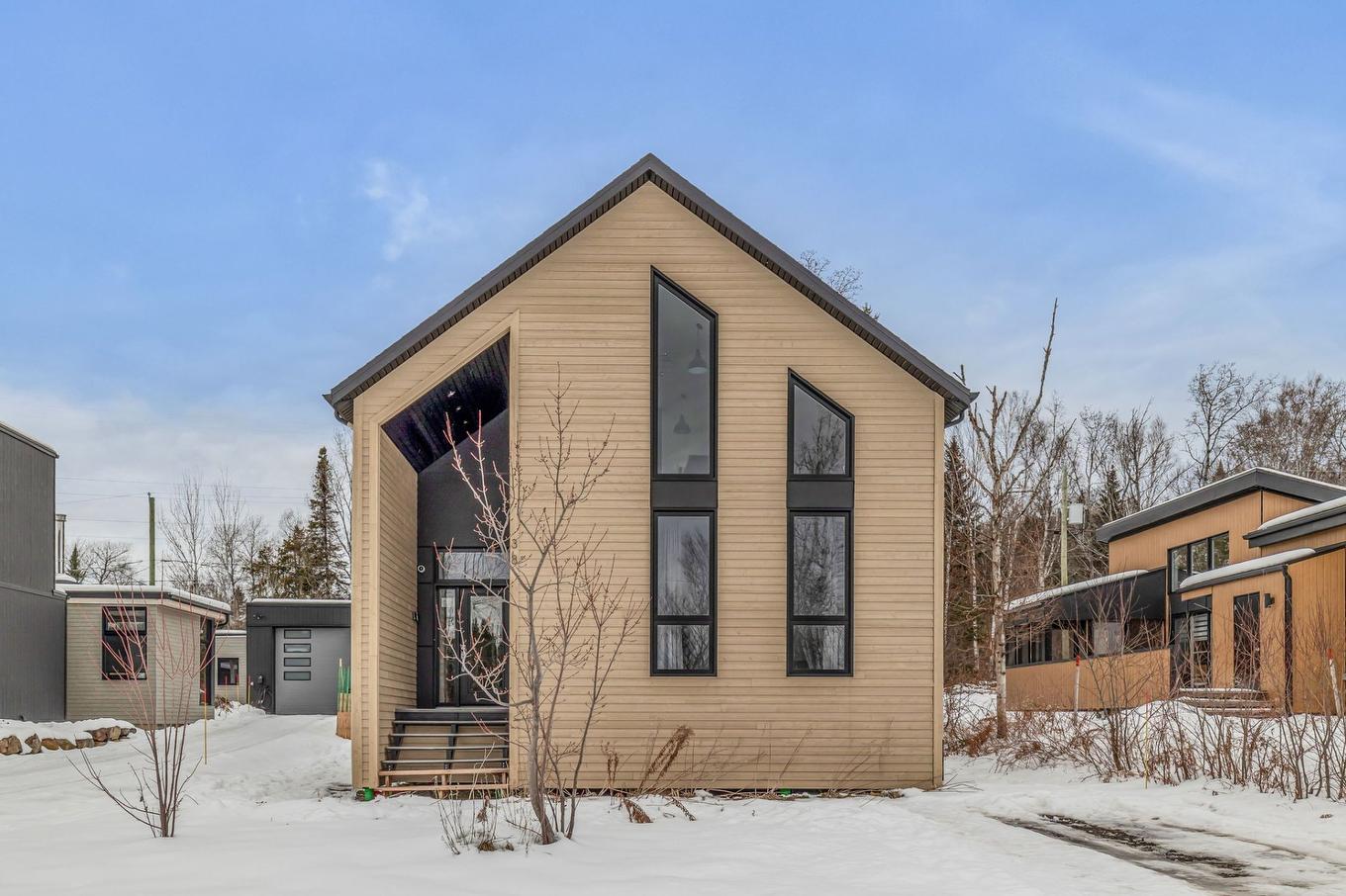 Frontage - 38 Rue Du Refuge, Saint-Ferréol-Les-Neiges, QC - Outdoor