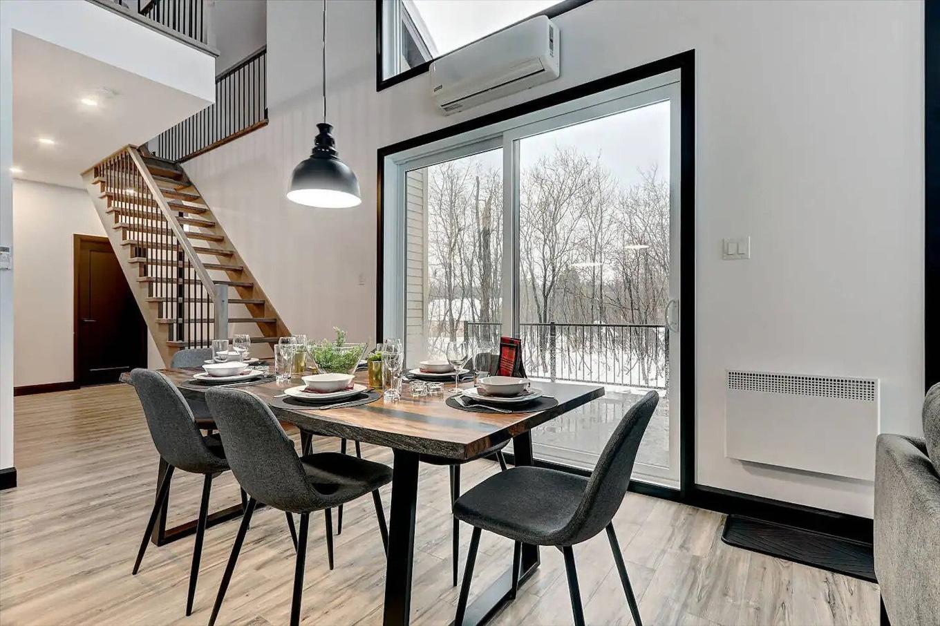 Dining room - 38 Rue Du Refuge, Saint-Ferréol-Les-Neiges, QC - Indoor Photo Showing Dining Room