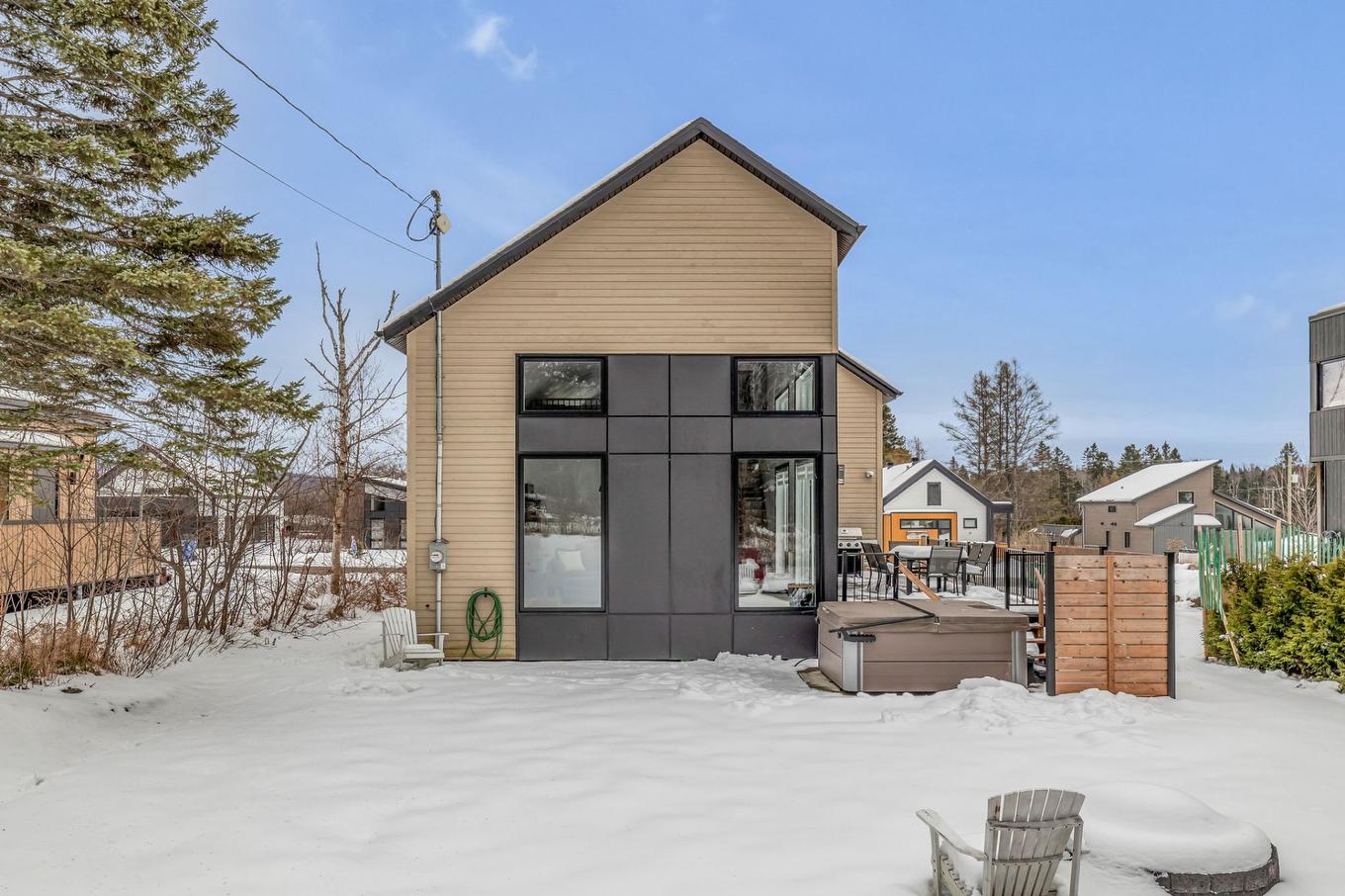 Backyard - 38 Rue Du Refuge, Saint-Ferréol-Les-Neiges, QC - Outdoor