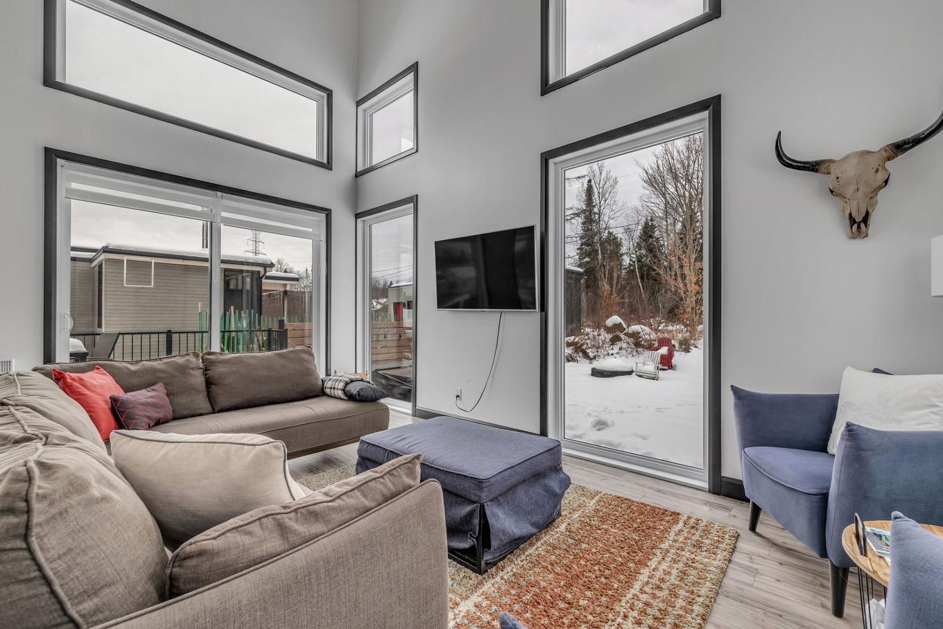 Living room - 38 Rue Du Refuge, Saint-Ferréol-Les-Neiges, QC - Indoor Photo Showing Living Room