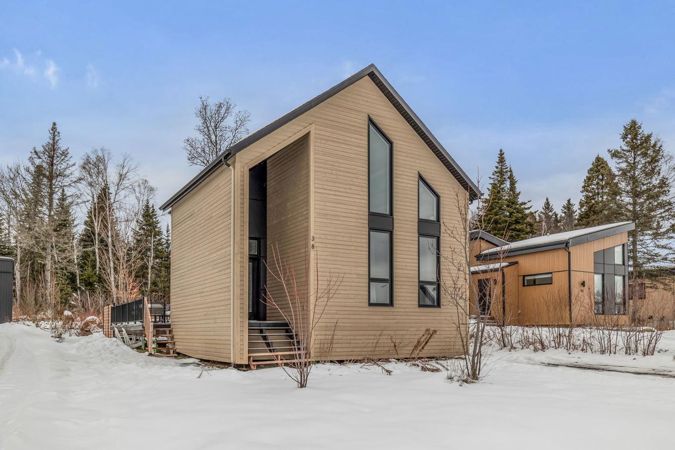 Frontage - 38 Rue Du Refuge, Saint-Ferréol-Les-Neiges, QC - Outdoor