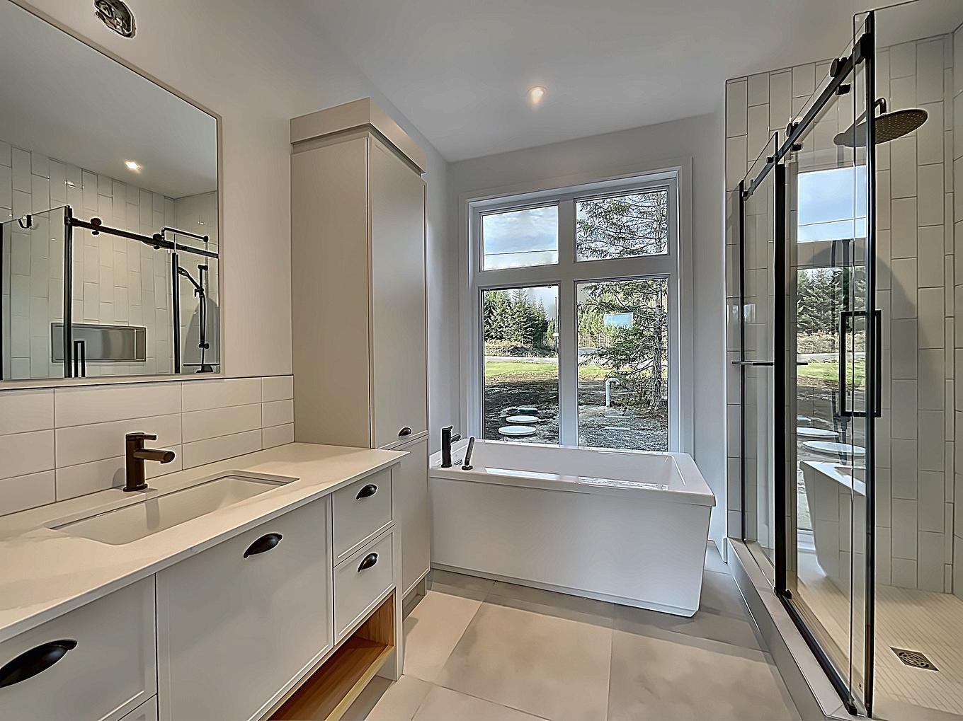 Ensuite bathroom - 1608 Ch. Des Achillées, Piedmont, QC - Indoor Photo Showing Bathroom