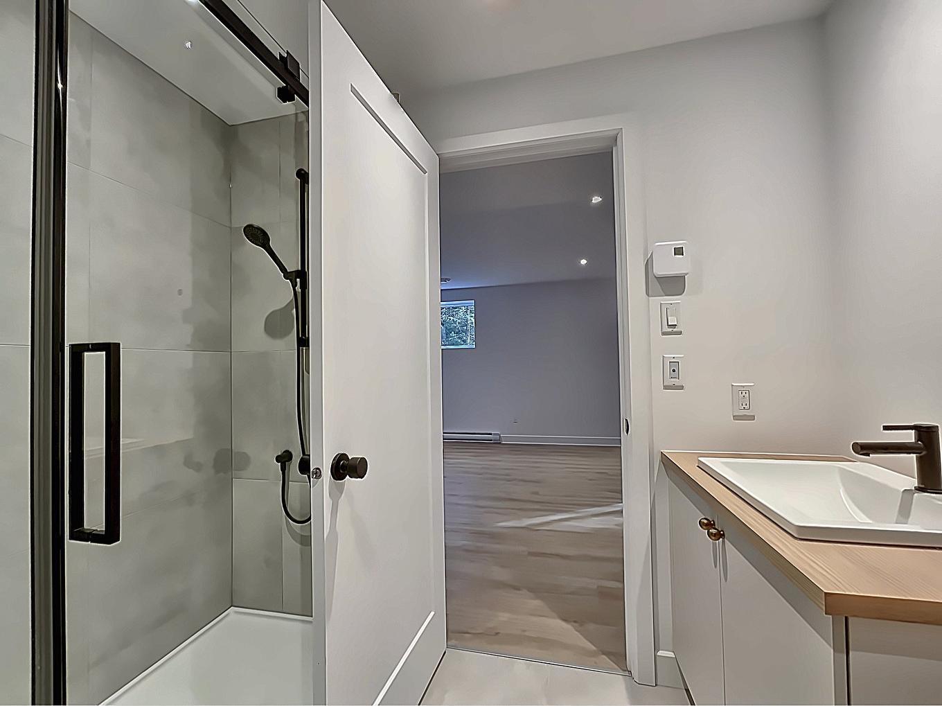 Bathroom - 1608 Ch. Des Achillées, Piedmont, QC - Indoor Photo Showing Bathroom