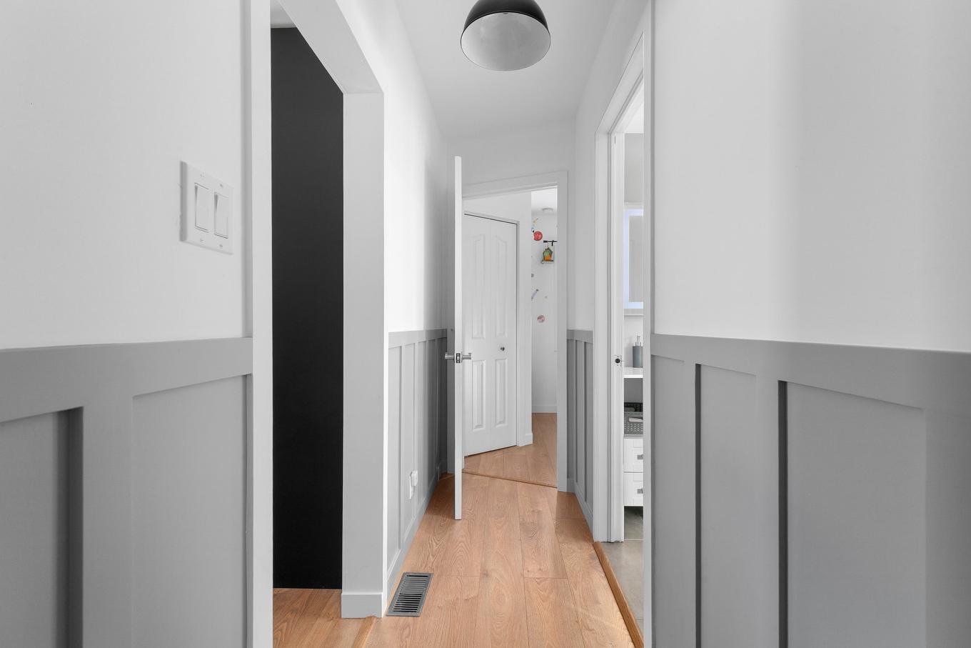 Passageway - 1526 2E Avenue Du Lac-Lemenn, Sainte-Julienne, QC - Indoor Photo Showing Other Room