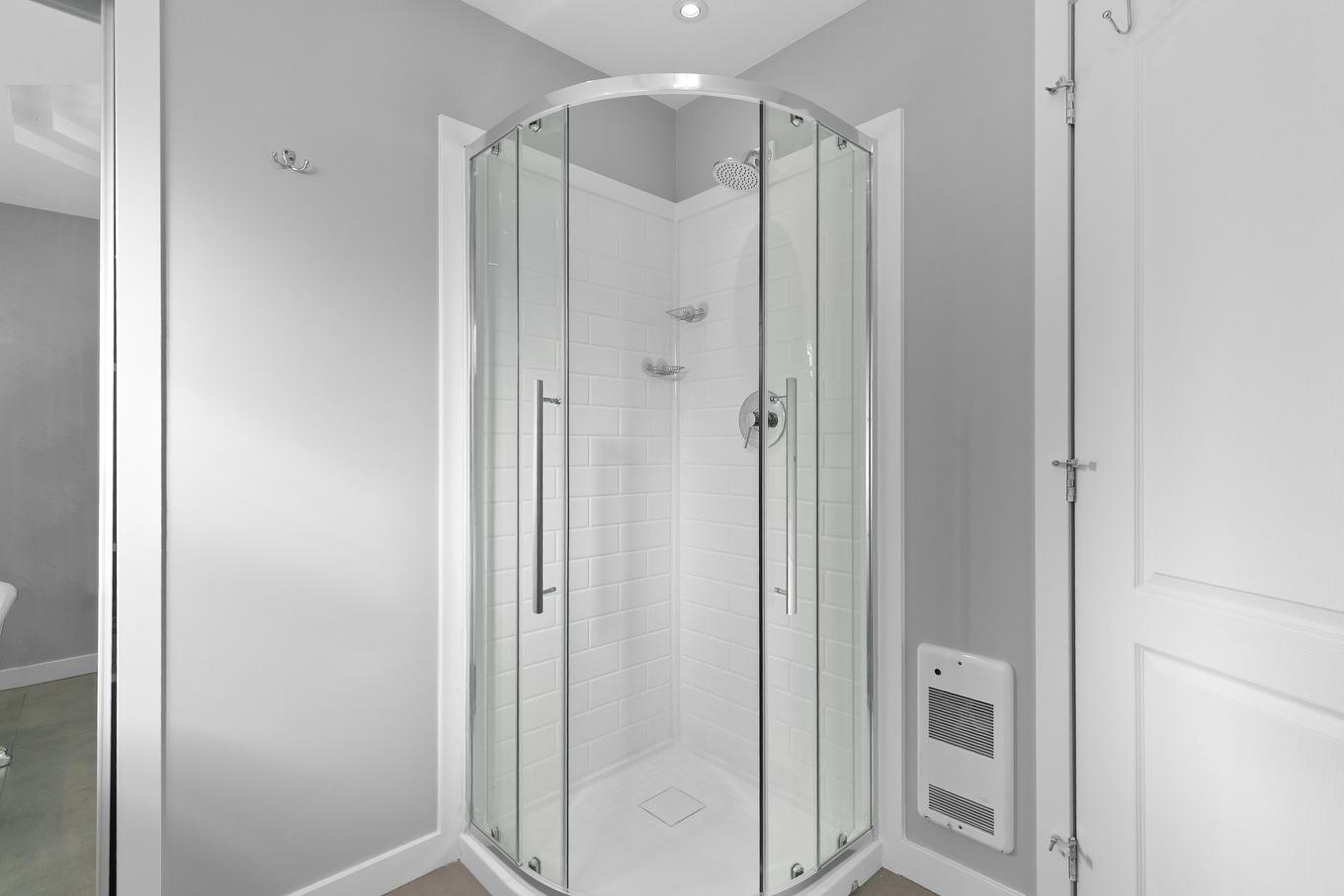 Bathroom - 1526 2E Avenue Du Lac-Lemenn, Sainte-Julienne, QC - Indoor Photo Showing Bathroom