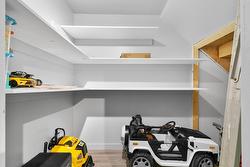 Walk-in closet -