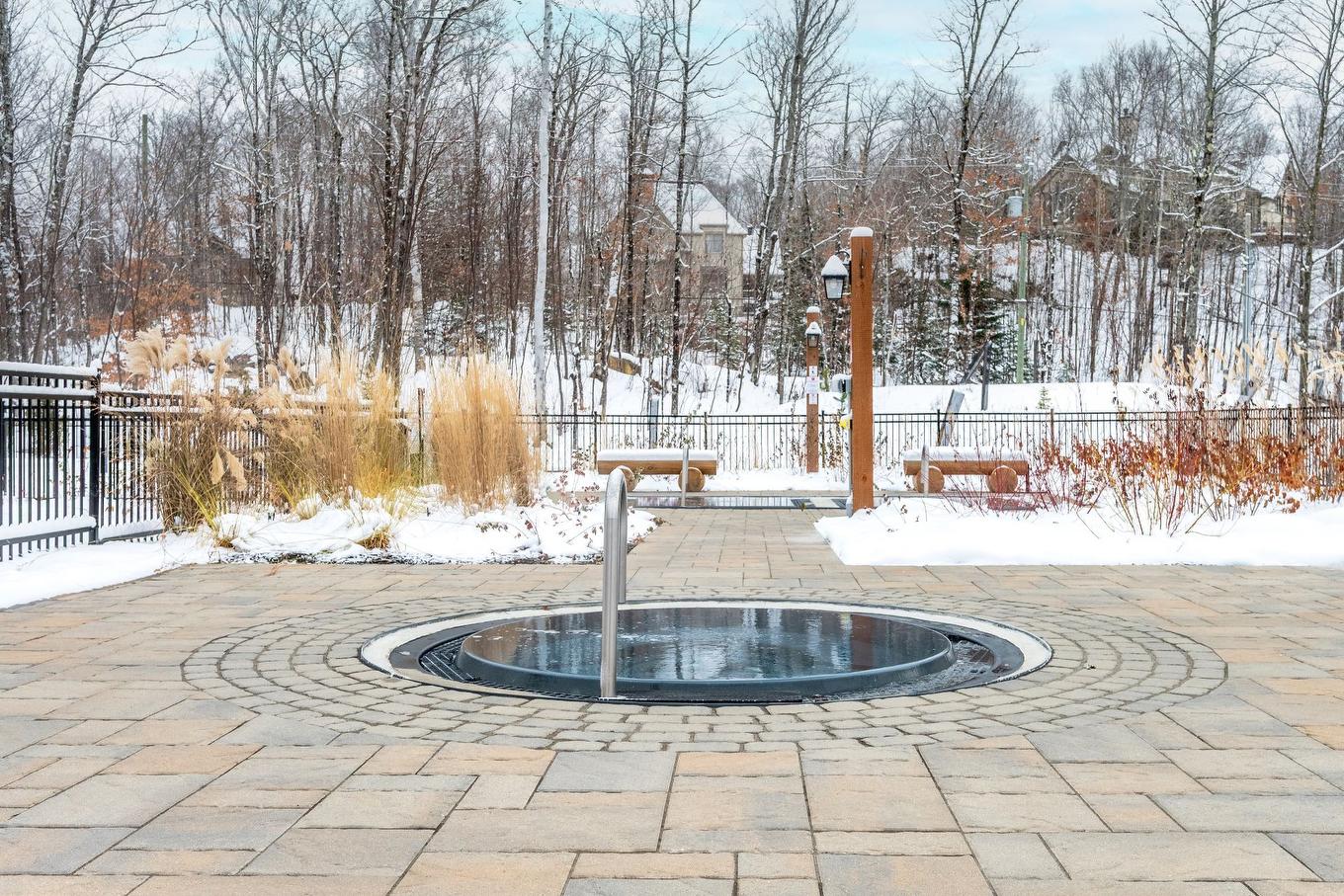 Hot tub - 104-1000 Allée De Verbier, Mont-Tremblant, QC - Outdoor