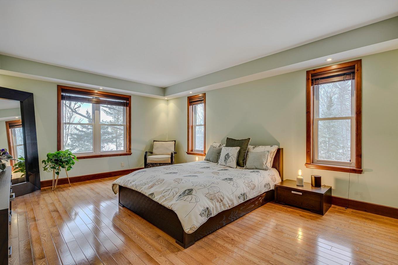 Primary bedroom - 29 Ch. Des Mésanges, Sainte-Anne-Des-Lacs, QC - Indoor Photo Showing Bedroom