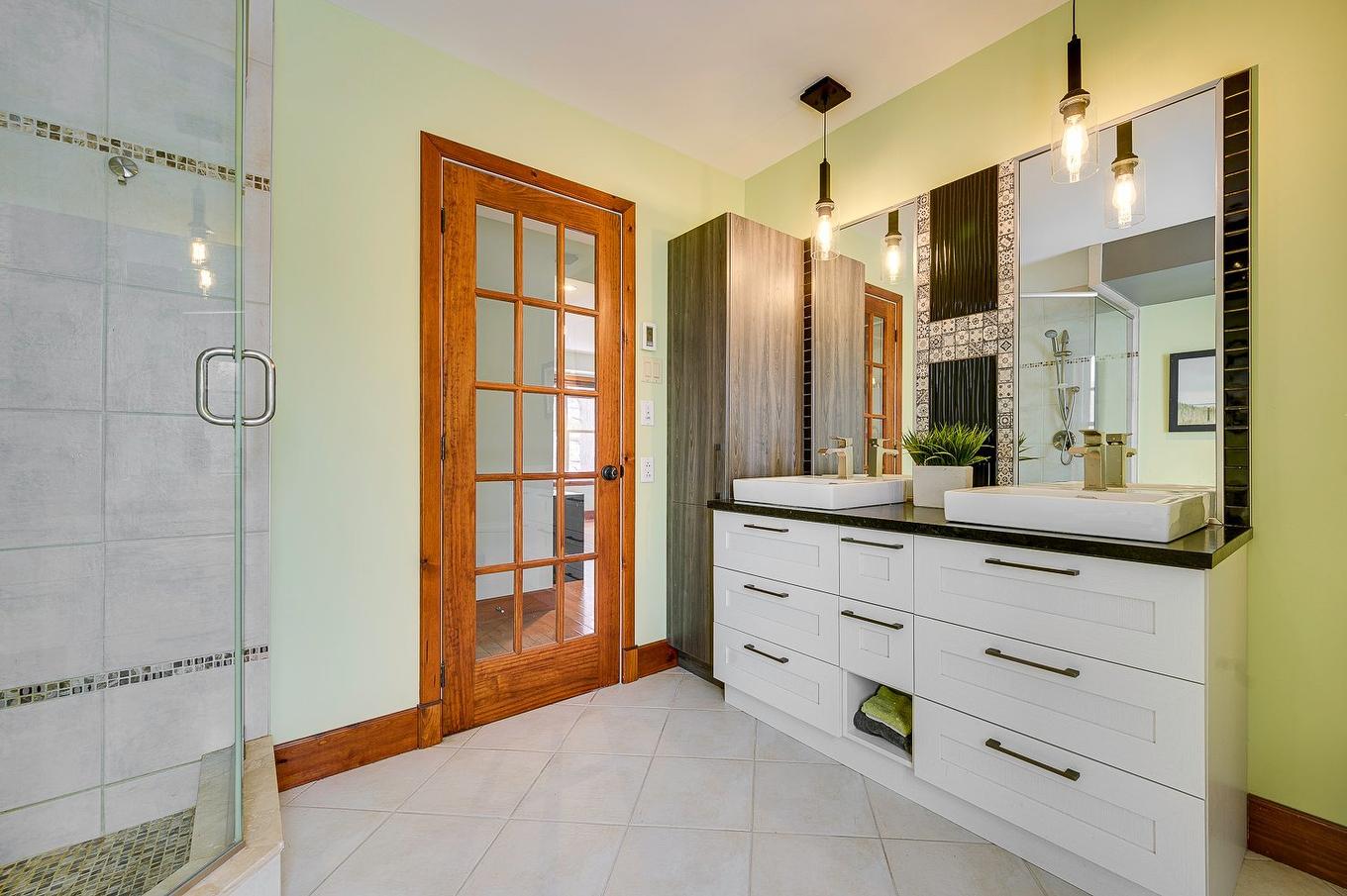 Ensuite bathroom - 29 Ch. Des Mésanges, Sainte-Anne-Des-Lacs, QC - Indoor Photo Showing Bathroom