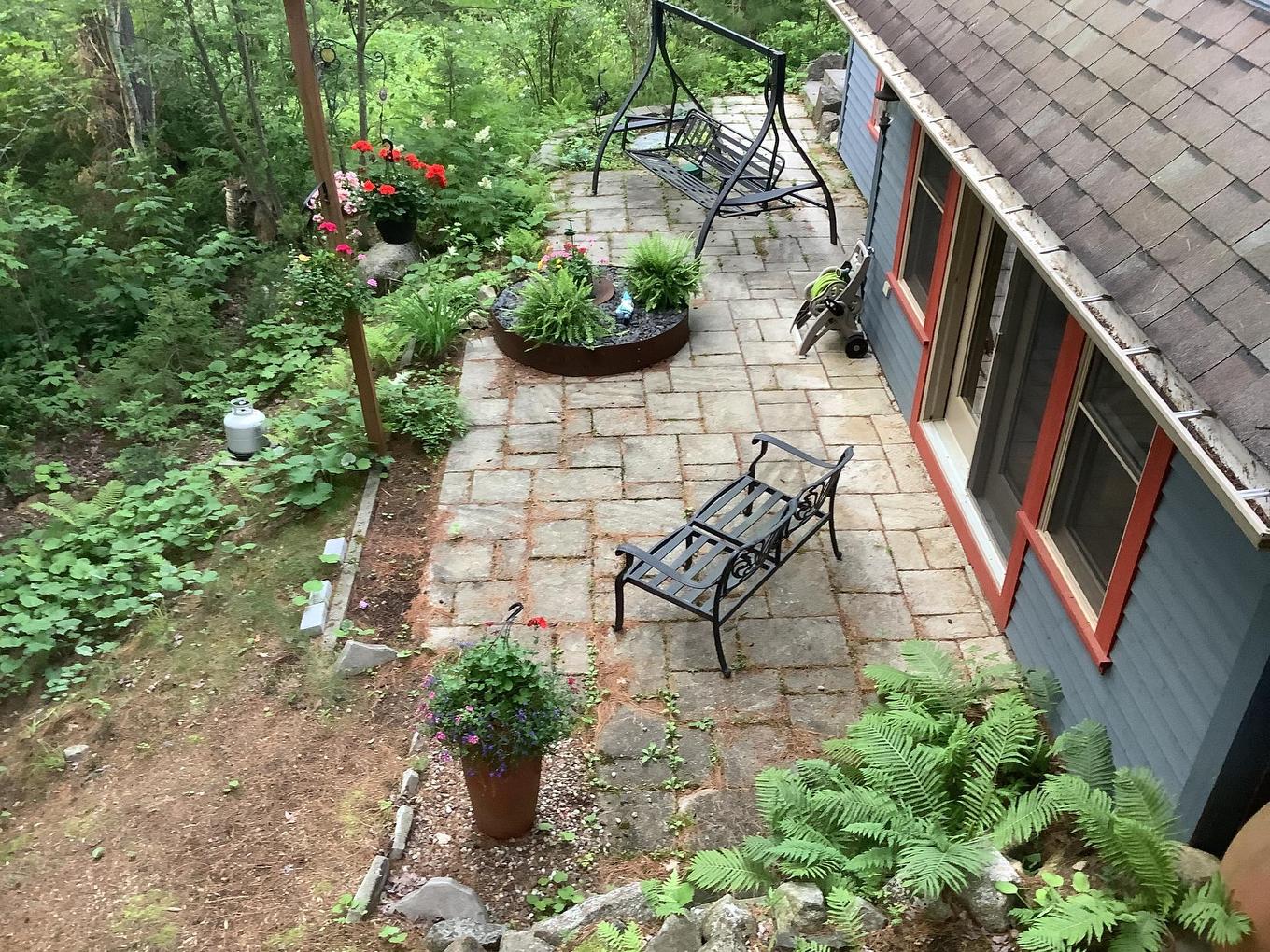 Waterfront - 29 Ch. Des Mésanges, Sainte-Anne-Des-Lacs, QC - Outdoor