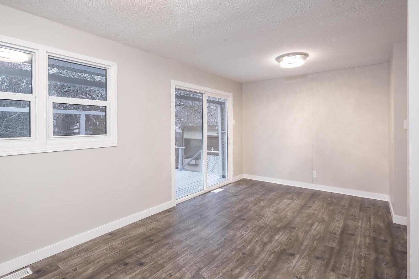 77 Gertrude Avenue, Thunder Bay, ON - Indoor Photo Showing Other Room