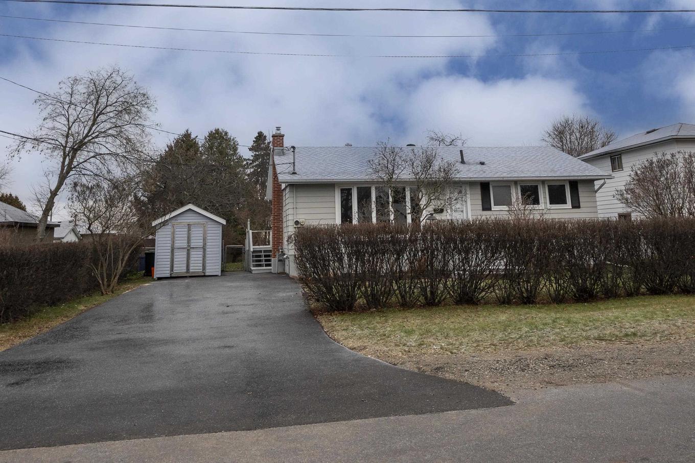 77 Gertrude Avenue, Thunder Bay, ON - Outdoor