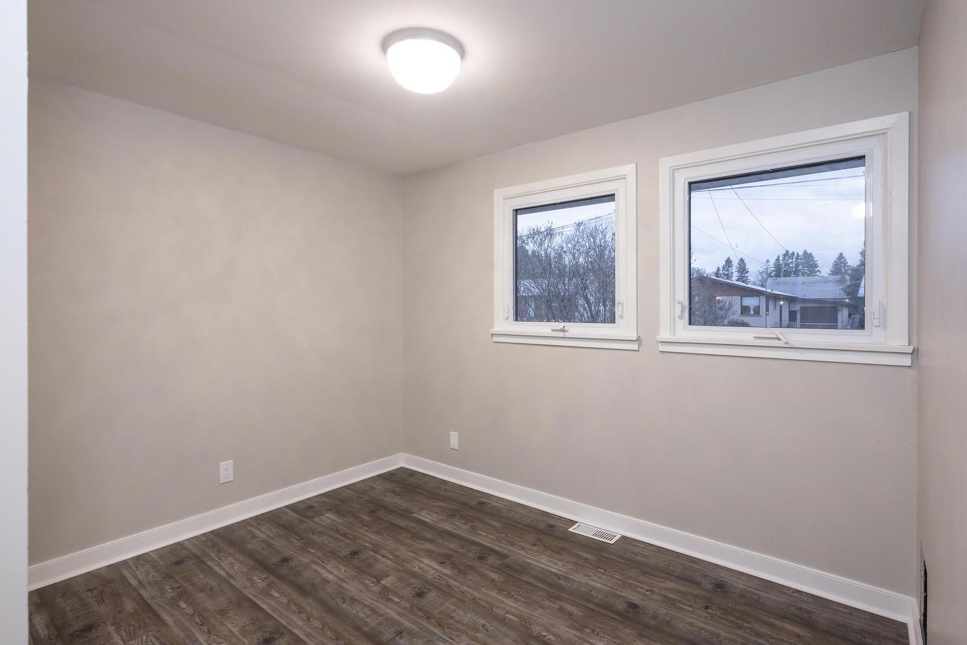 77 Gertrude Avenue, Thunder Bay, ON - Indoor Photo Showing Other Room