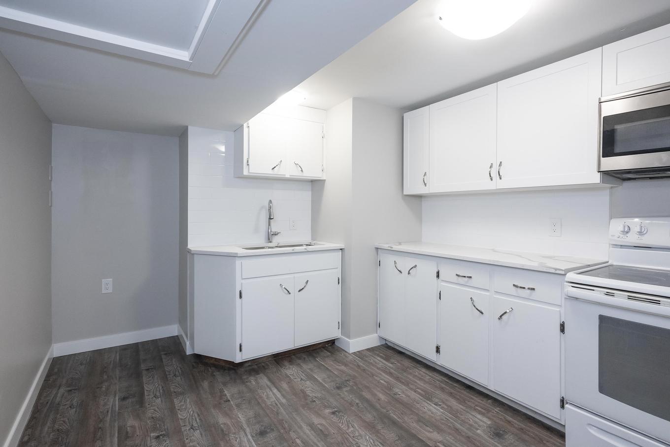 77 Gertrude Avenue, Thunder Bay, ON - Indoor Photo Showing Kitchen