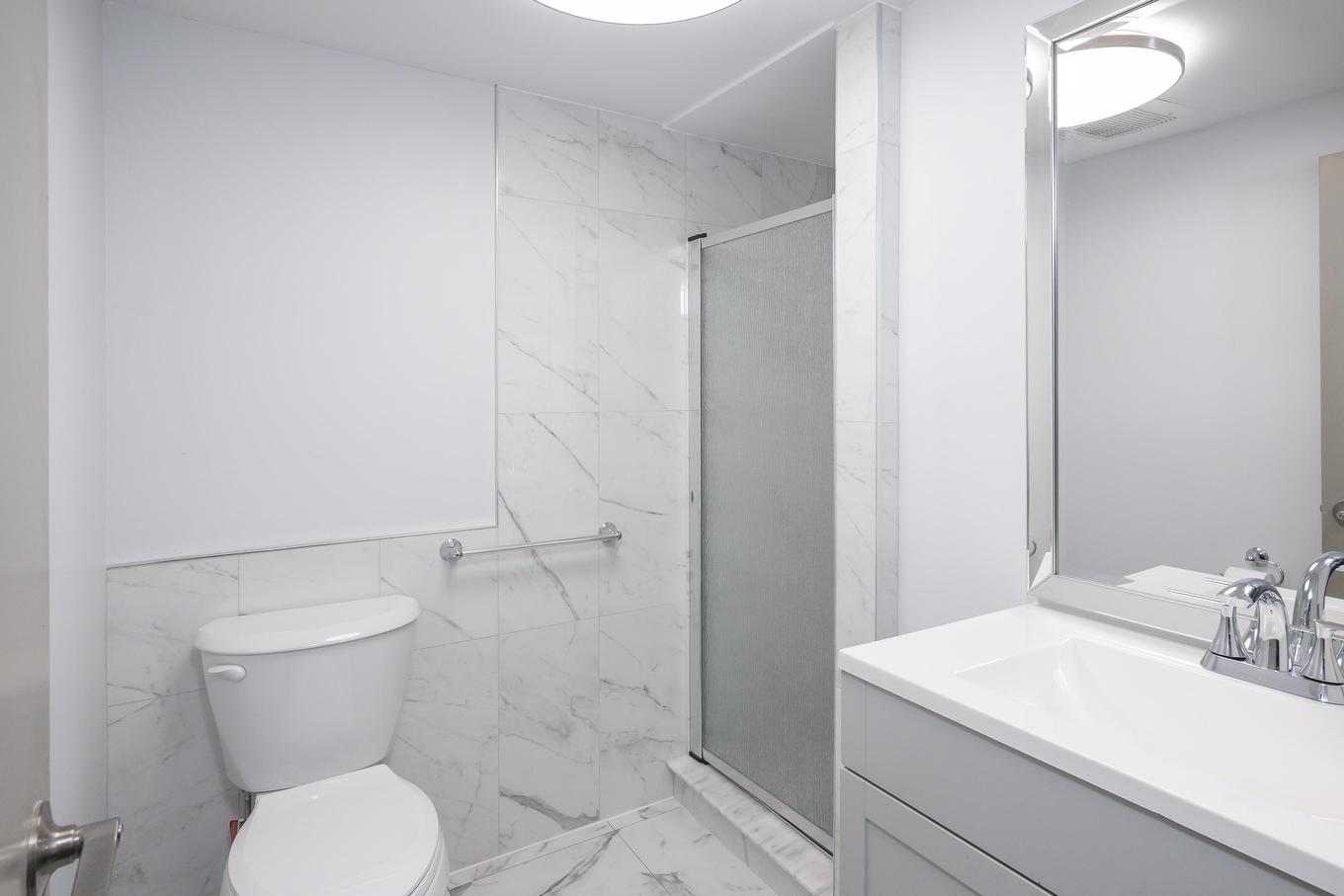 77 Gertrude Avenue, Thunder Bay, ON - Indoor Photo Showing Bathroom