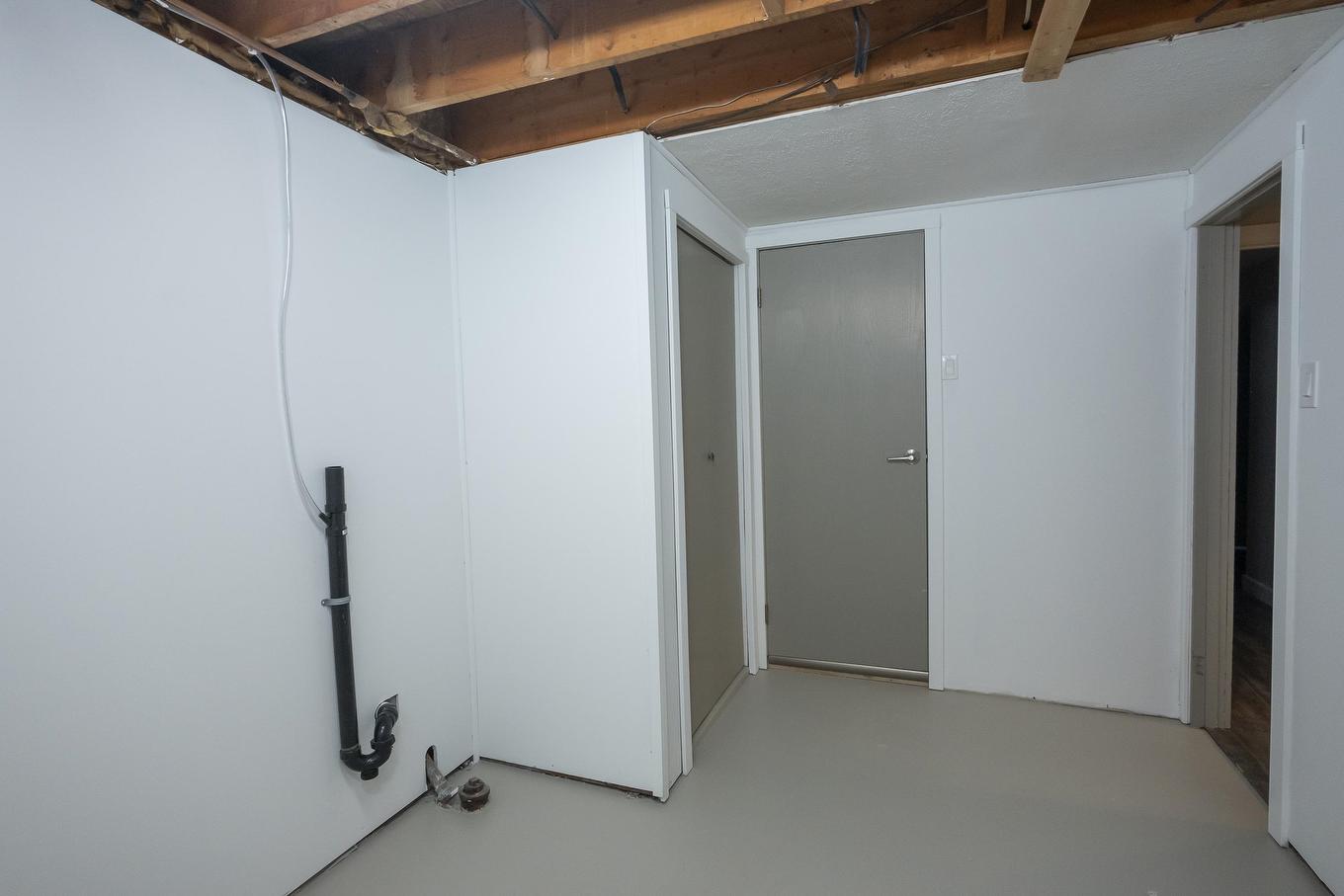 77 Gertrude Avenue, Thunder Bay, ON - Indoor