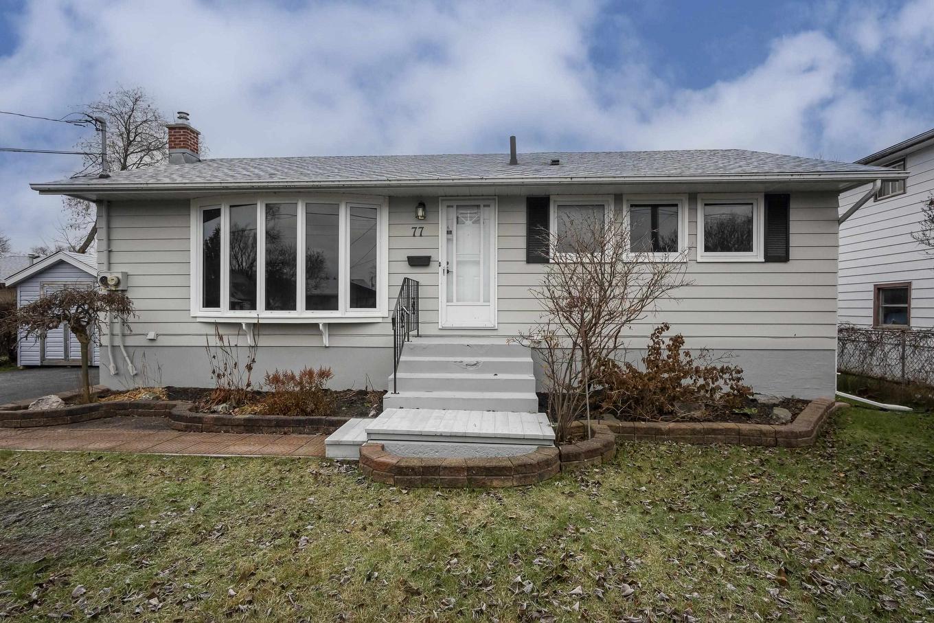 77 Gertrude Avenue, Thunder Bay, ON - Outdoor