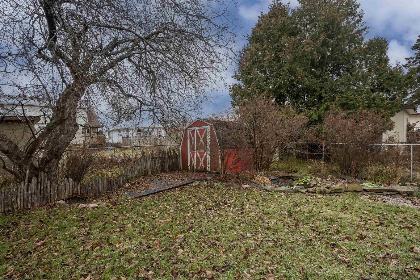 77 Gertrude Avenue, Thunder Bay, ON - Outdoor