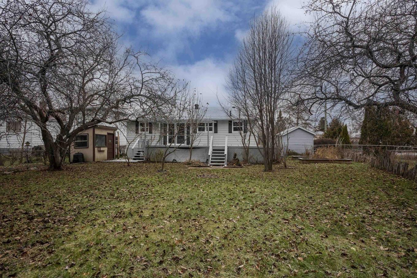 77 Gertrude Avenue, Thunder Bay, ON - Outdoor