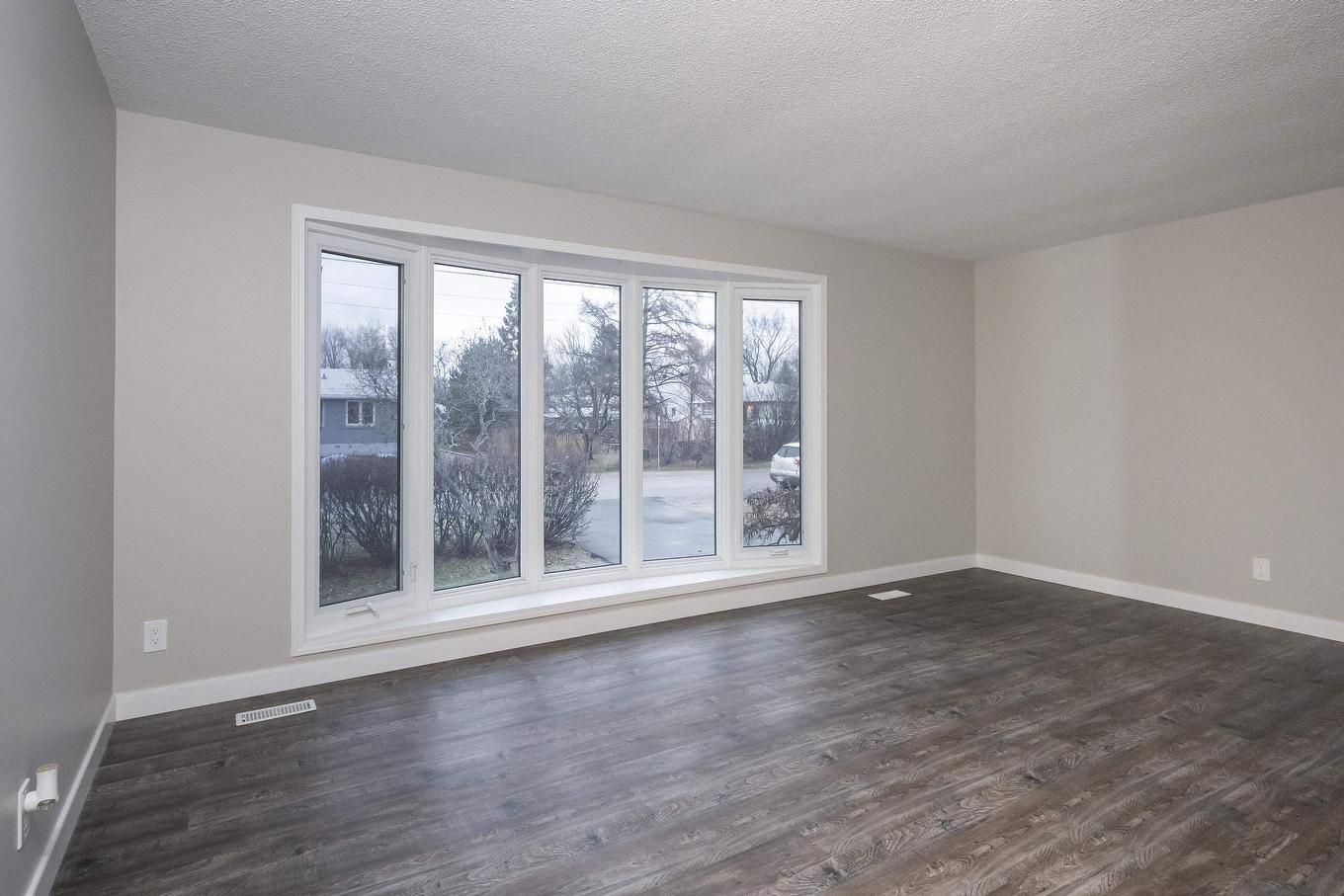 77 Gertrude Avenue, Thunder Bay, ON - Indoor Photo Showing Other Room
