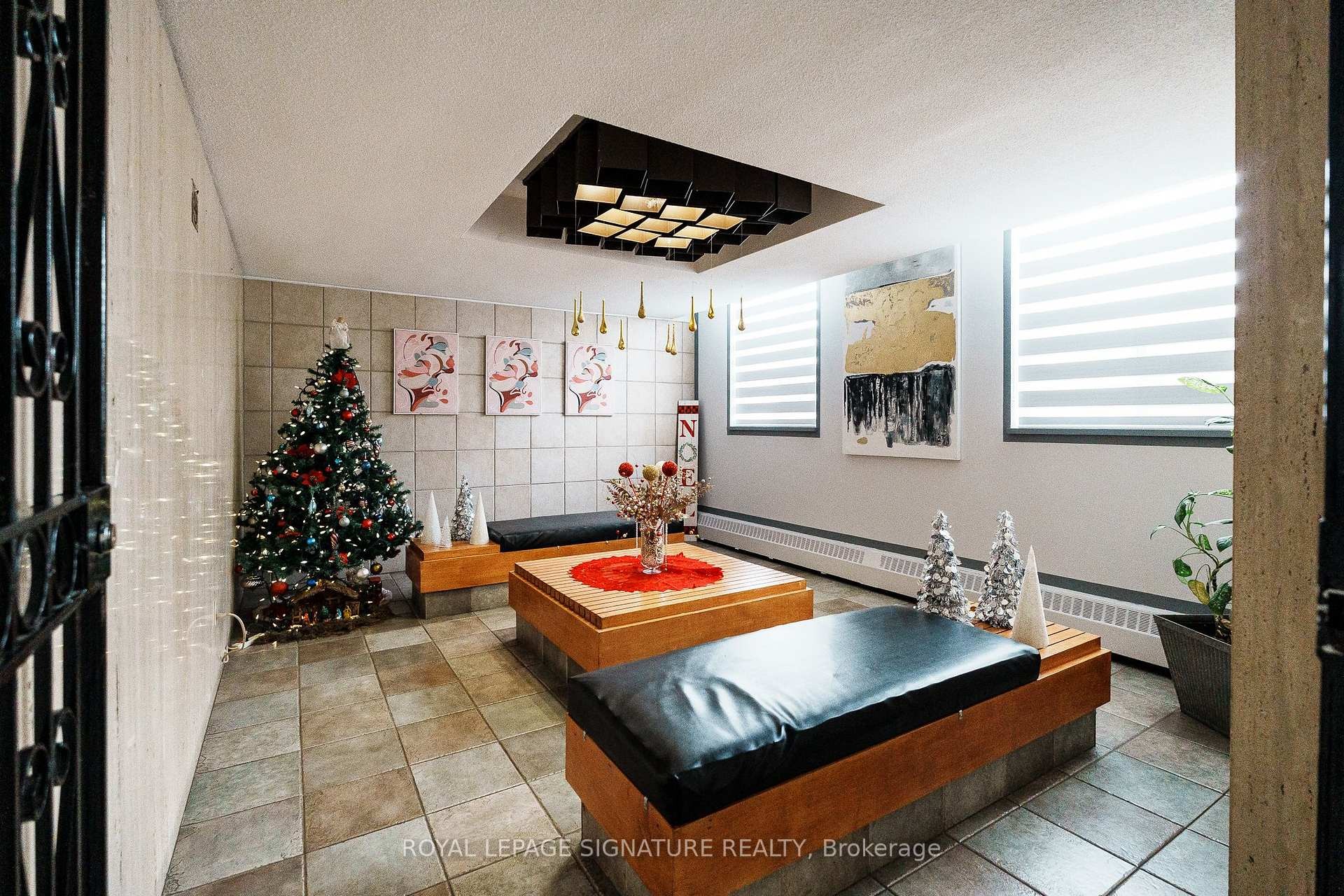 611-1 Four Winds Drive, Toronto, ON - Indoor