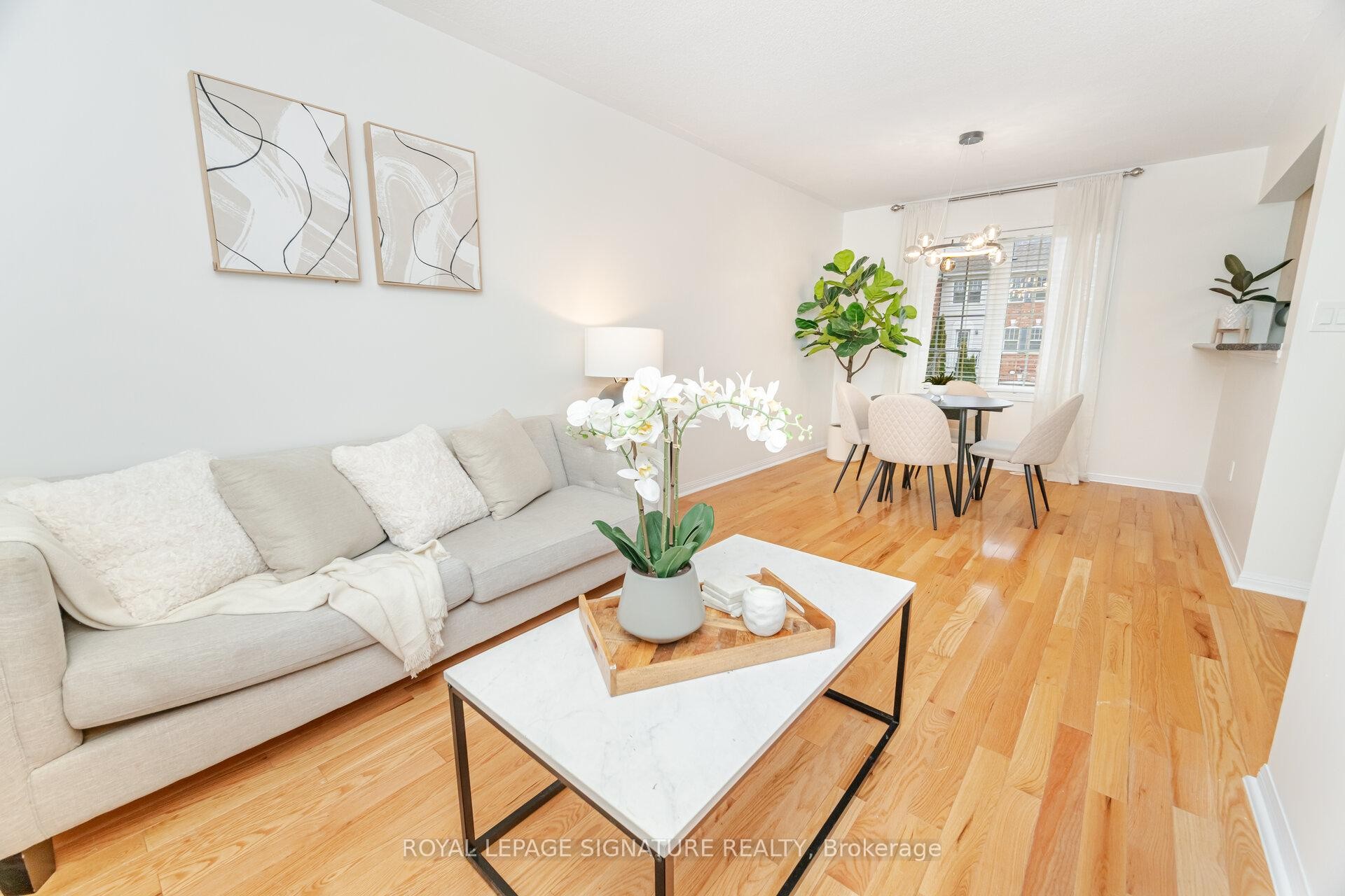 1182 Barnard Drive, Milton, ON - Indoor Photo Showing Living Room