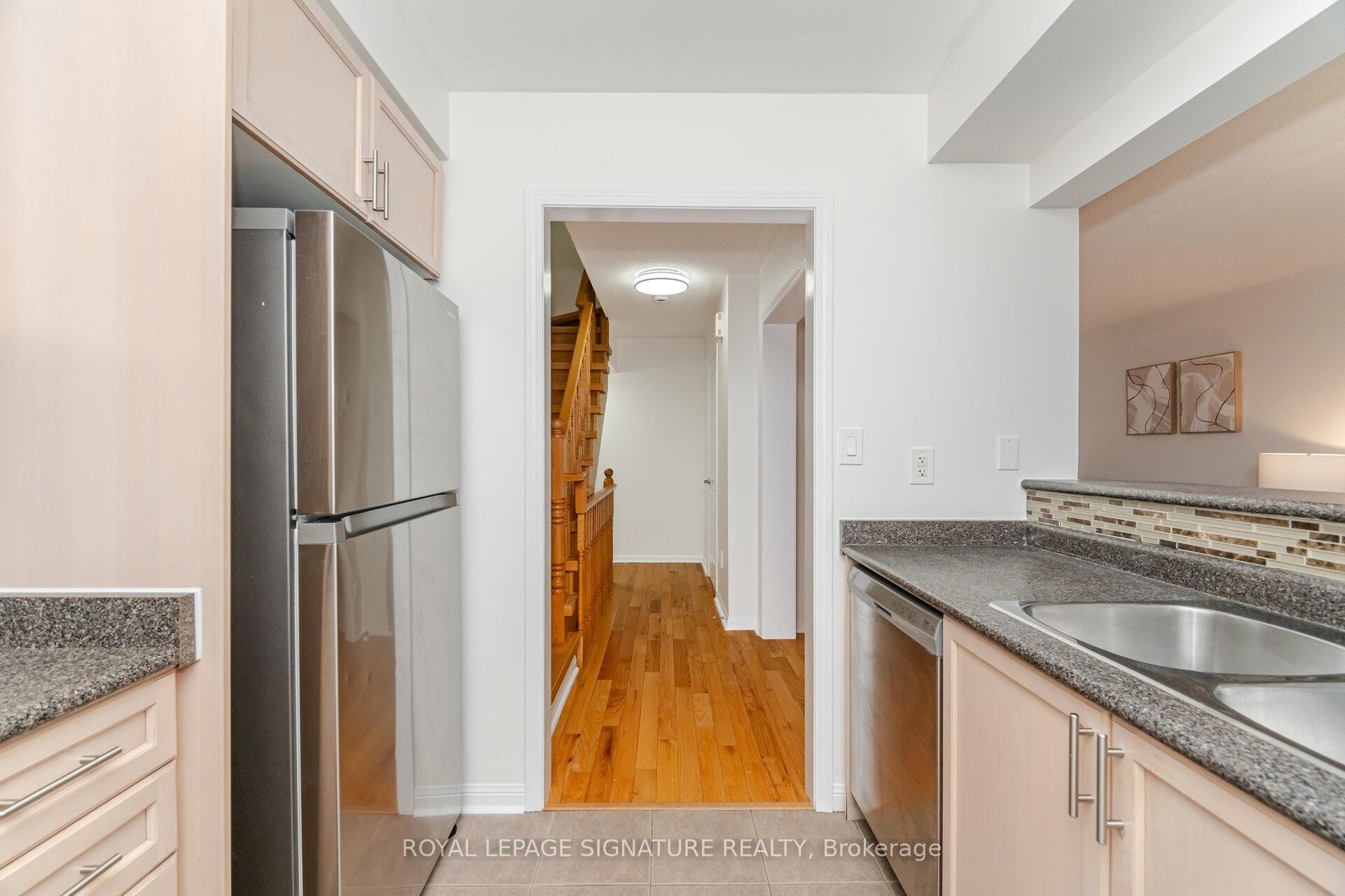 1182 Barnard Drive, Milton, ON - Indoor Photo Showing Kitchen
