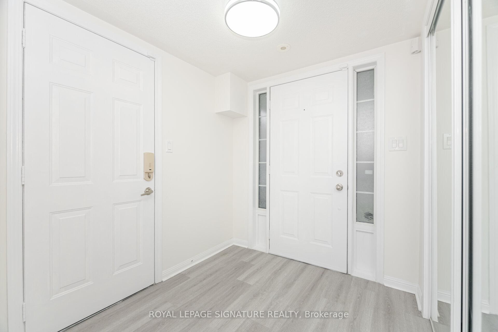 1182 Barnard Drive, Milton, ON - Indoor Photo Showing Other Room