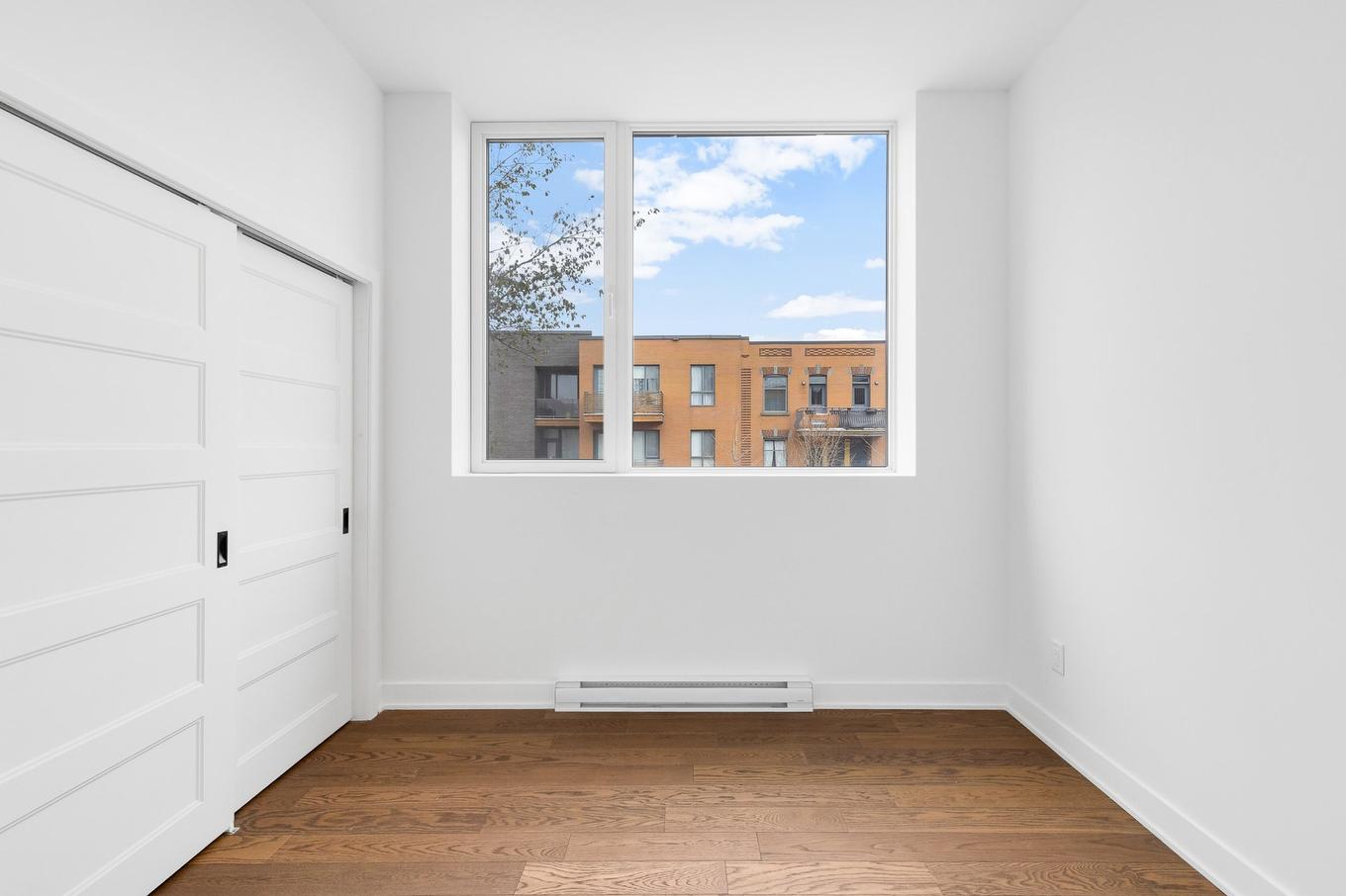 Bedroom - 201-5410 Av. Papineau, Montréal (Le Plateau-Mont-Royal), QC - Indoor Photo Showing Other Room