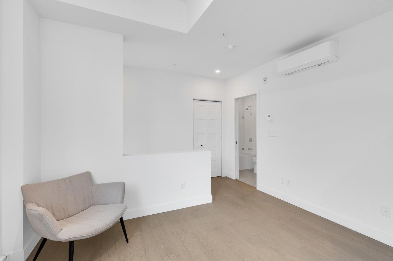 Living room - 101-5420 Av. Papineau, Montréal (Le Plateau-Mont-Royal), QC - Indoor Photo Showing Other Room