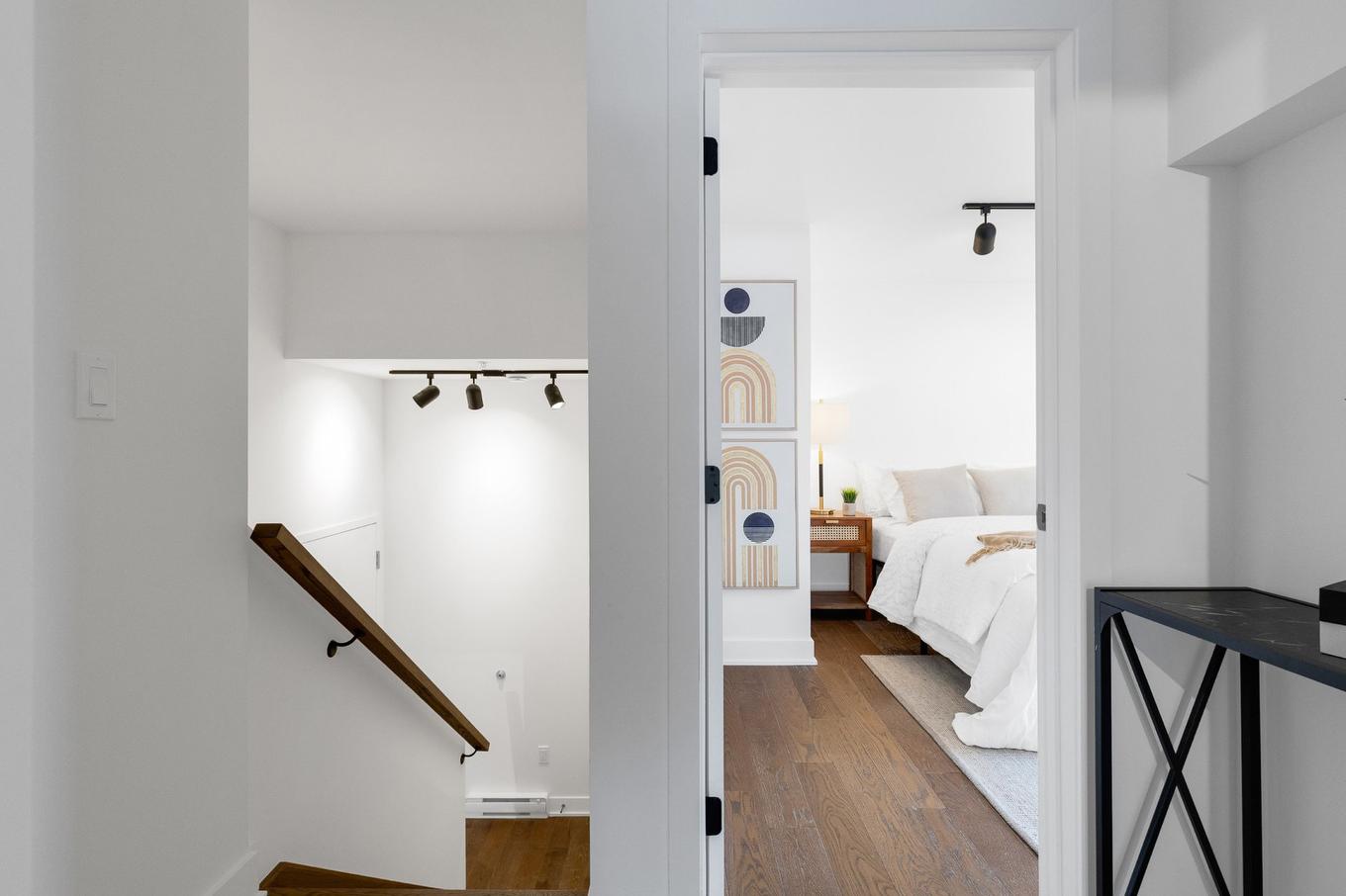 Bedroom - 307-5410 Av. Papineau, Montréal (Le Plateau-Mont-Royal), QC - Indoor Photo Showing Other Room