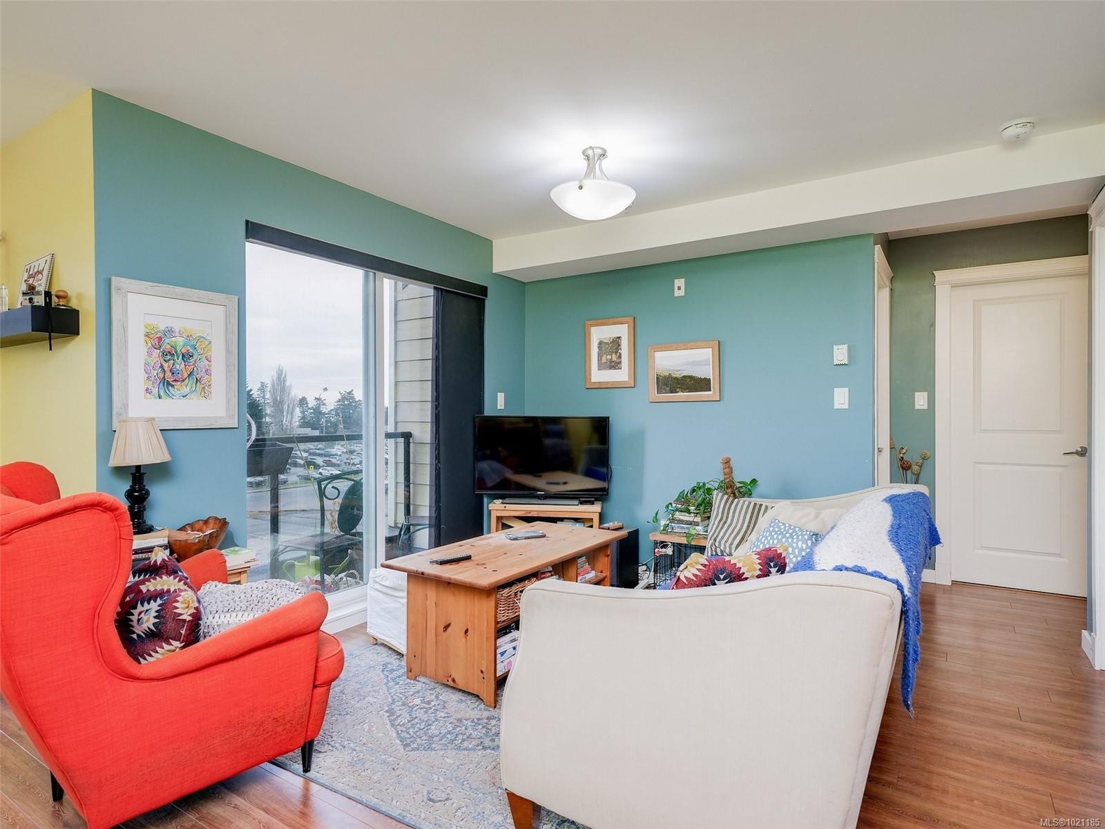 1405 Esquimalt St, Esquimalt, BC - Indoor Photo Showing Living Room