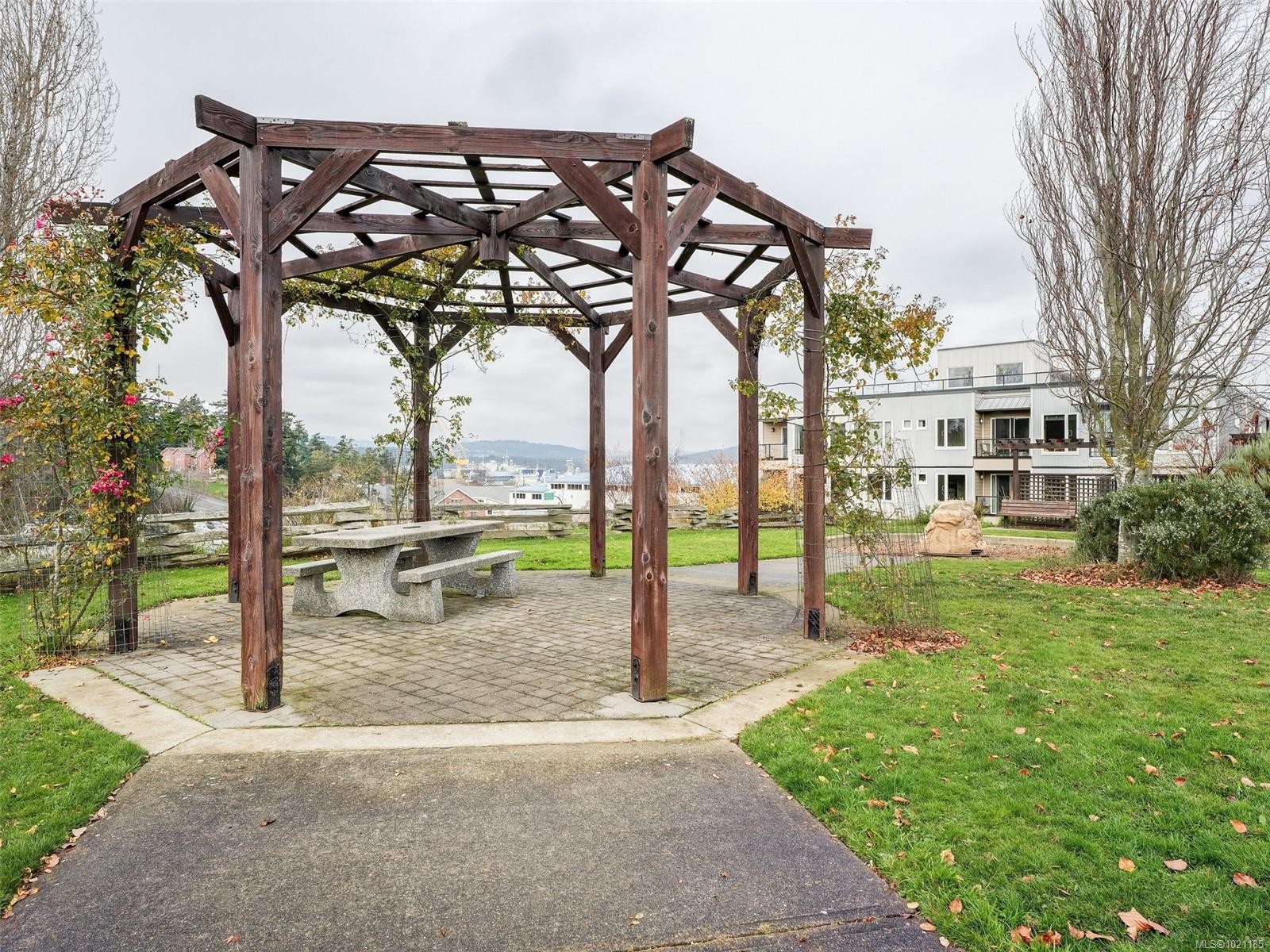 1405 Esquimalt St, Esquimalt, BC - Outdoor