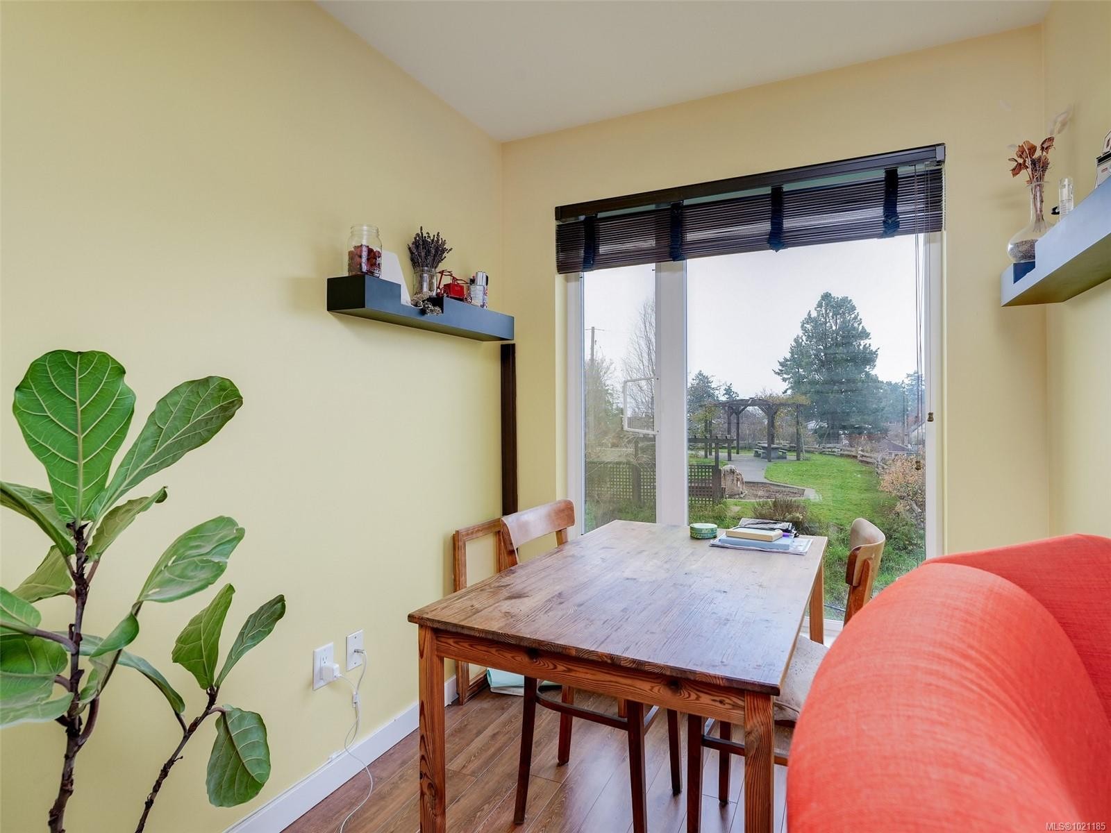 1405 Esquimalt St, Esquimalt, BC - Indoor