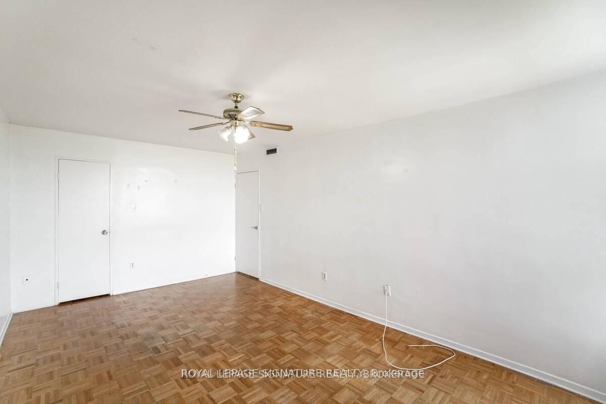 802-44 Longbourne Drive, Toronto, ON - Indoor Photo Showing Other Room