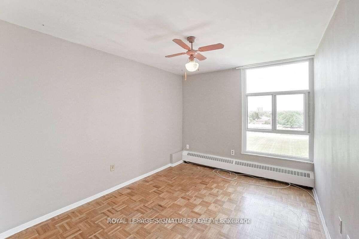 802-44 Longbourne Drive, Toronto, ON - Indoor Photo Showing Other Room