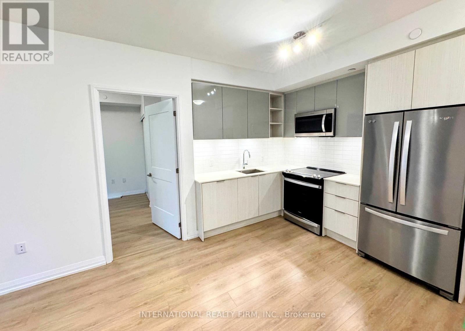 918 - 50 Dunfield Avenue, Toronto, ON - Indoor Photo Showing Kitchen With Upgraded Kitchen