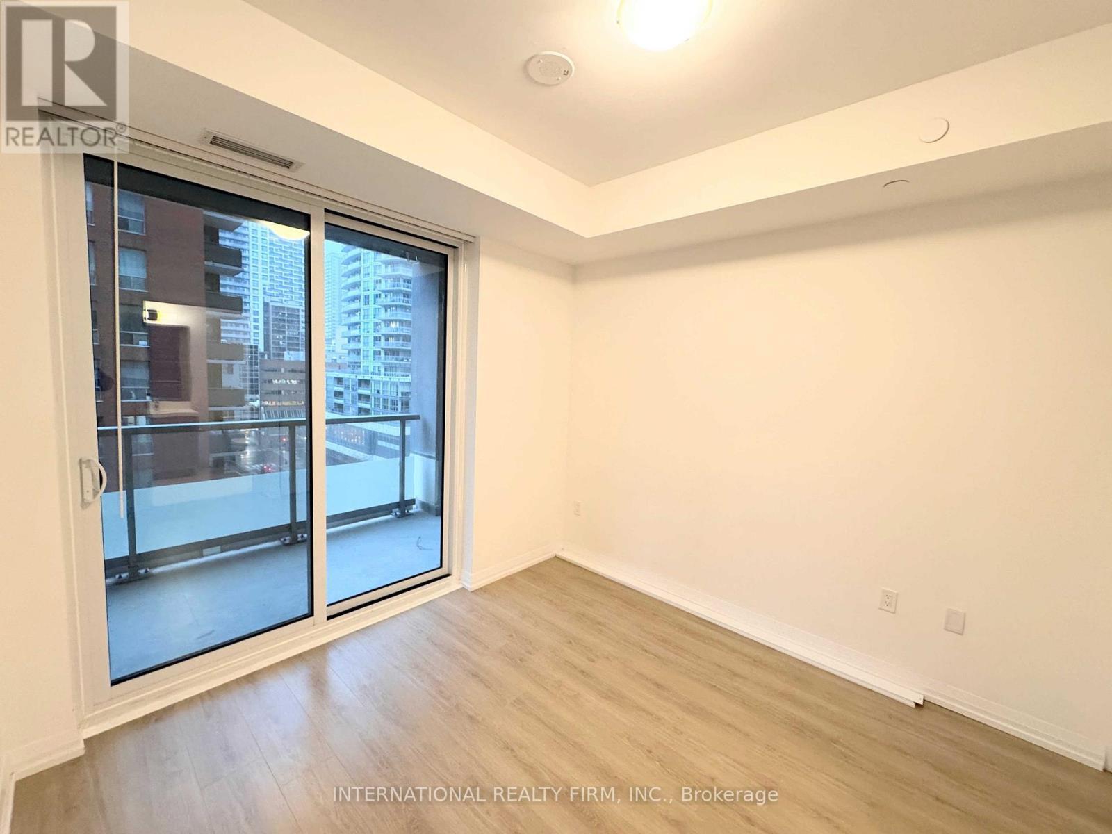 918 - 50 Dunfield Avenue, Toronto, ON - Indoor Photo Showing Other Room