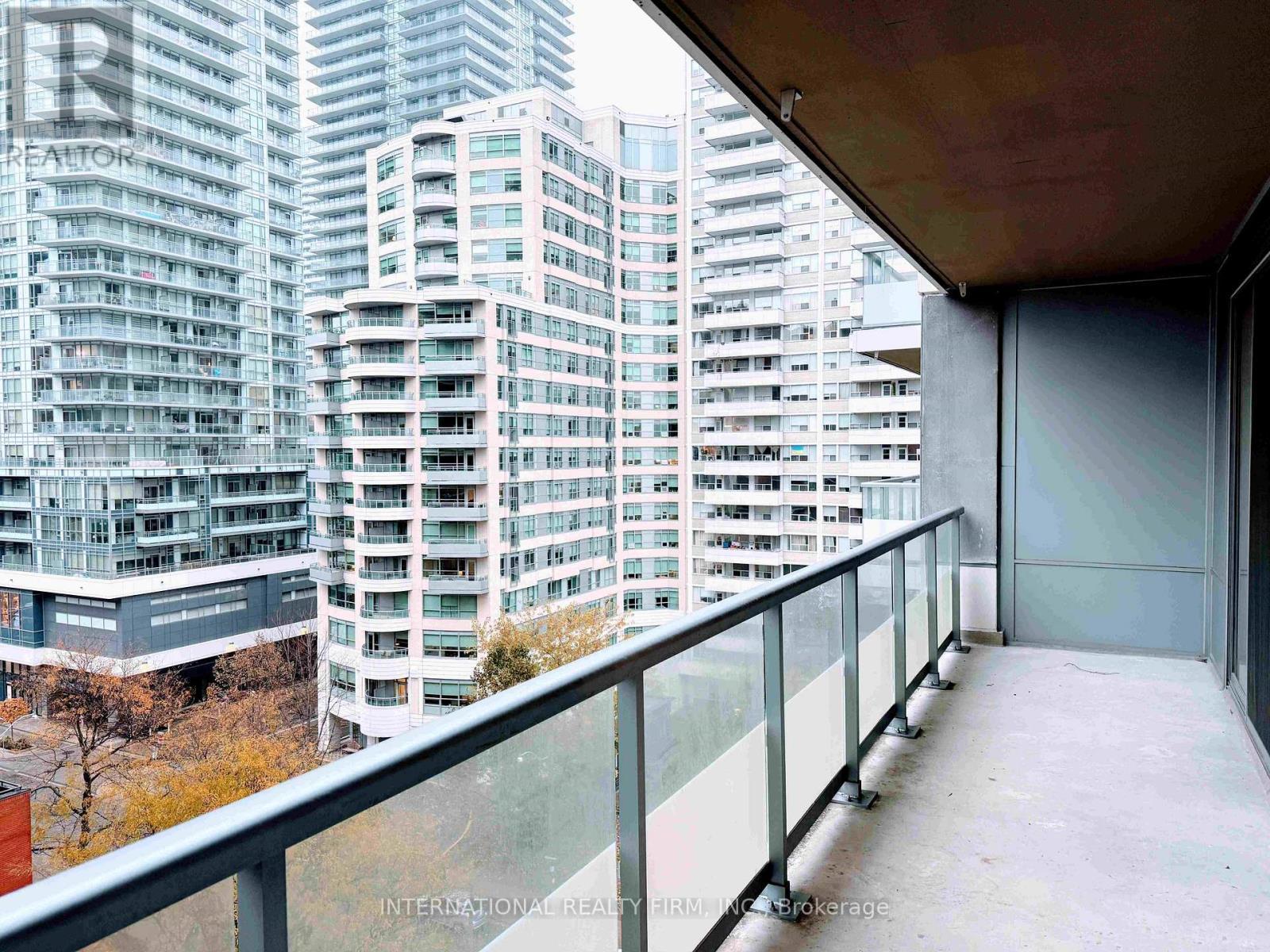 918 - 50 Dunfield Avenue, Toronto, ON - Outdoor With Balcony