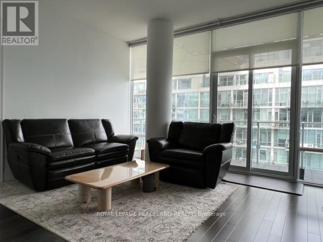 908 - 29 Queens Quay E, Toronto, ON - Indoor Photo Showing Living Room