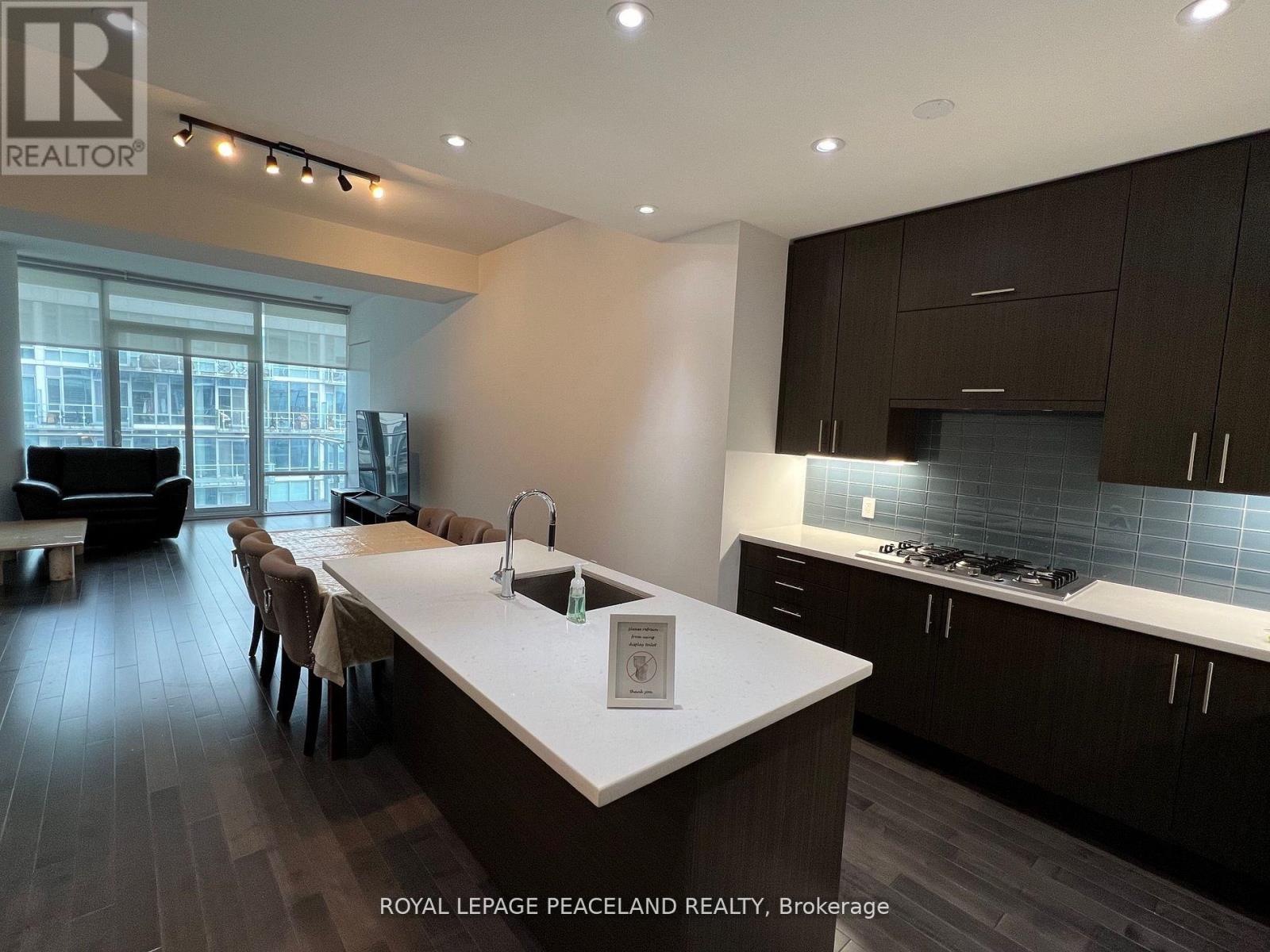 908 - 29 Queens Quay E, Toronto, ON - Indoor Photo Showing Kitchen With Upgraded Kitchen