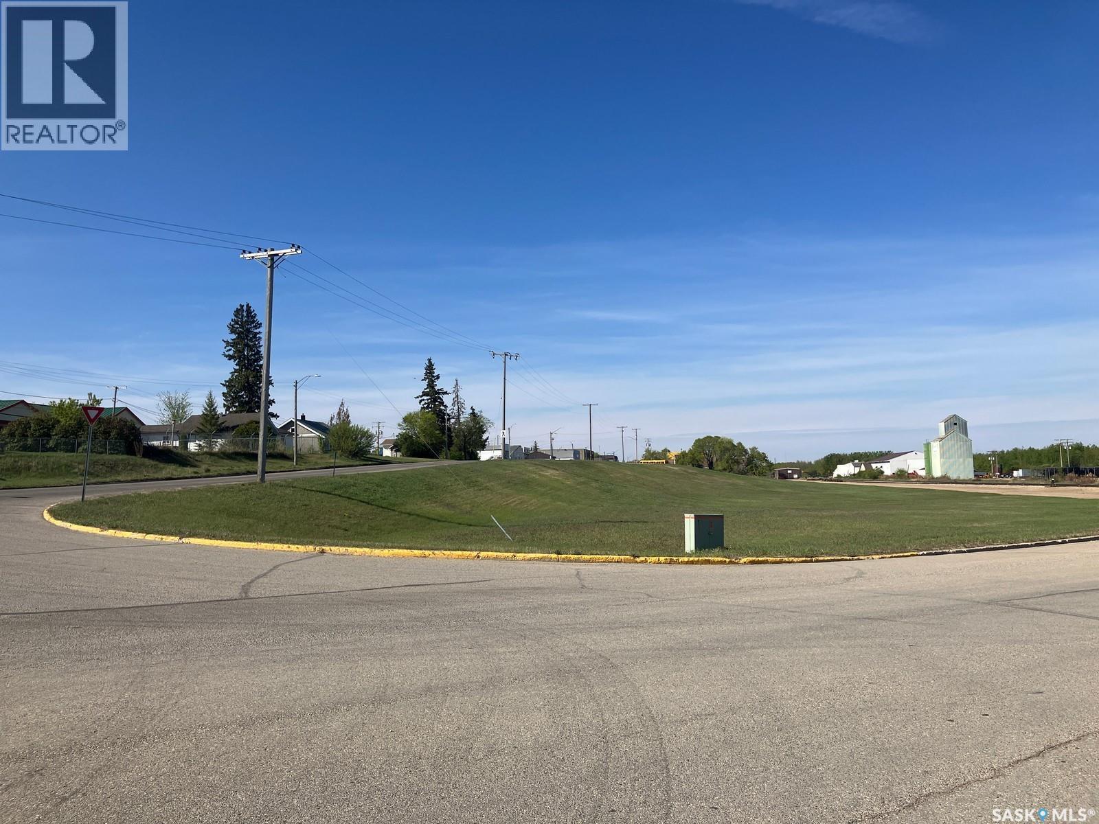 201 Railway Avenue E, Nipawin, SK