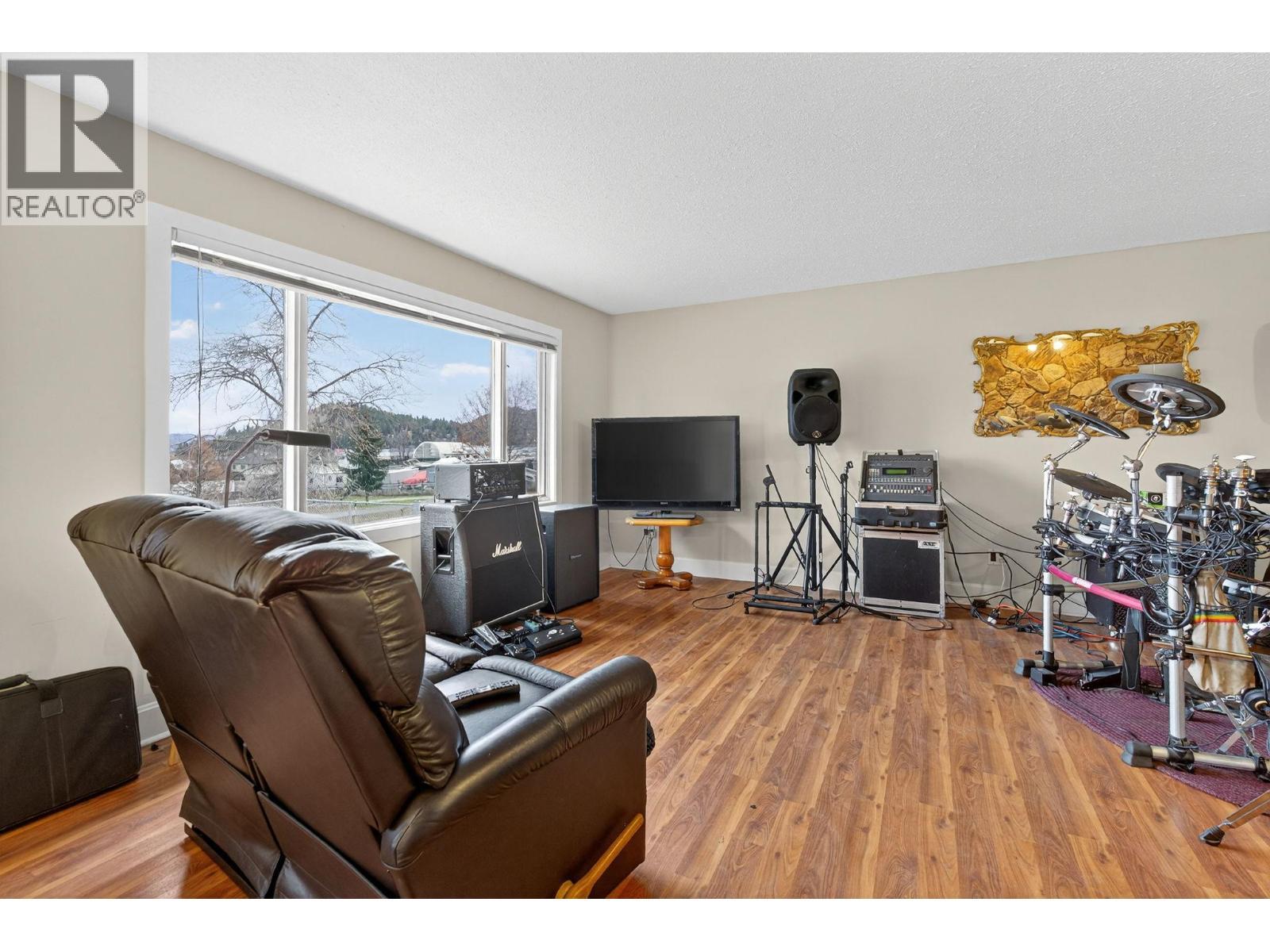 Living - 3109 Appaloosa Road, Kelowna, BC