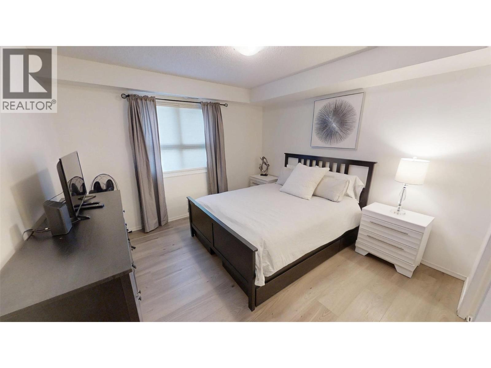 205 Third Avenue Unit# 3117, Invermere, BC - Indoor Photo Showing Bedroom