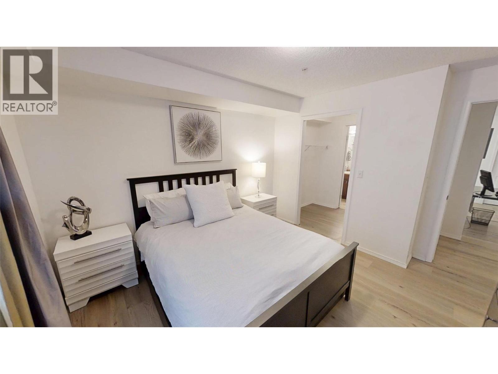 205 Third Avenue Unit# 3117, Invermere, BC - Indoor Photo Showing Bedroom