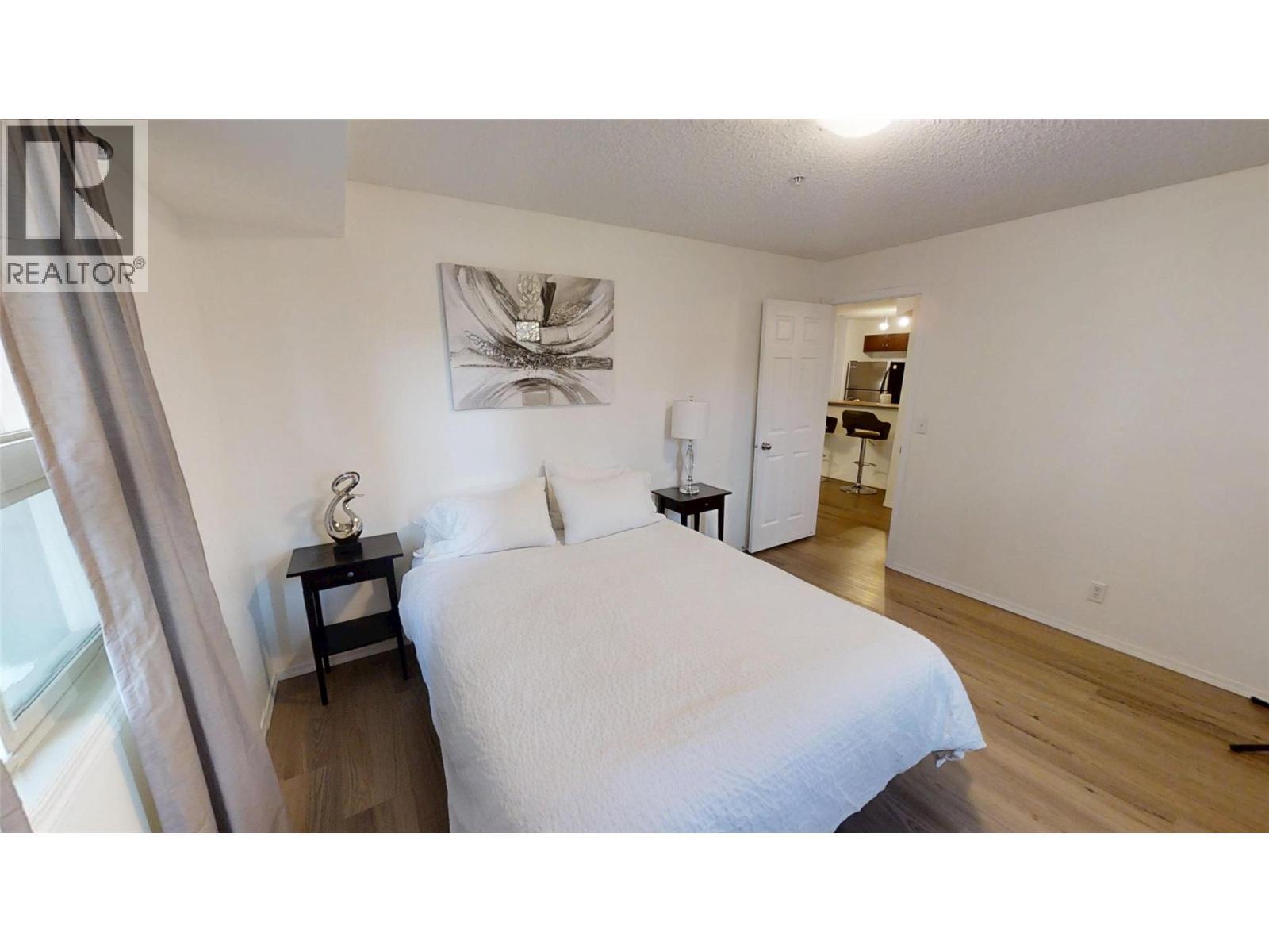 205 Third Avenue Unit# 3117, Invermere, BC - Indoor Photo Showing Bedroom