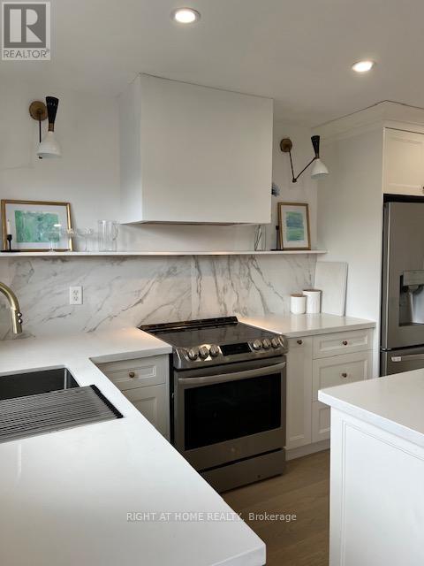 2300 Winlord Place, Oshawa (Windfields), ON - Indoor Photo Showing Kitchen